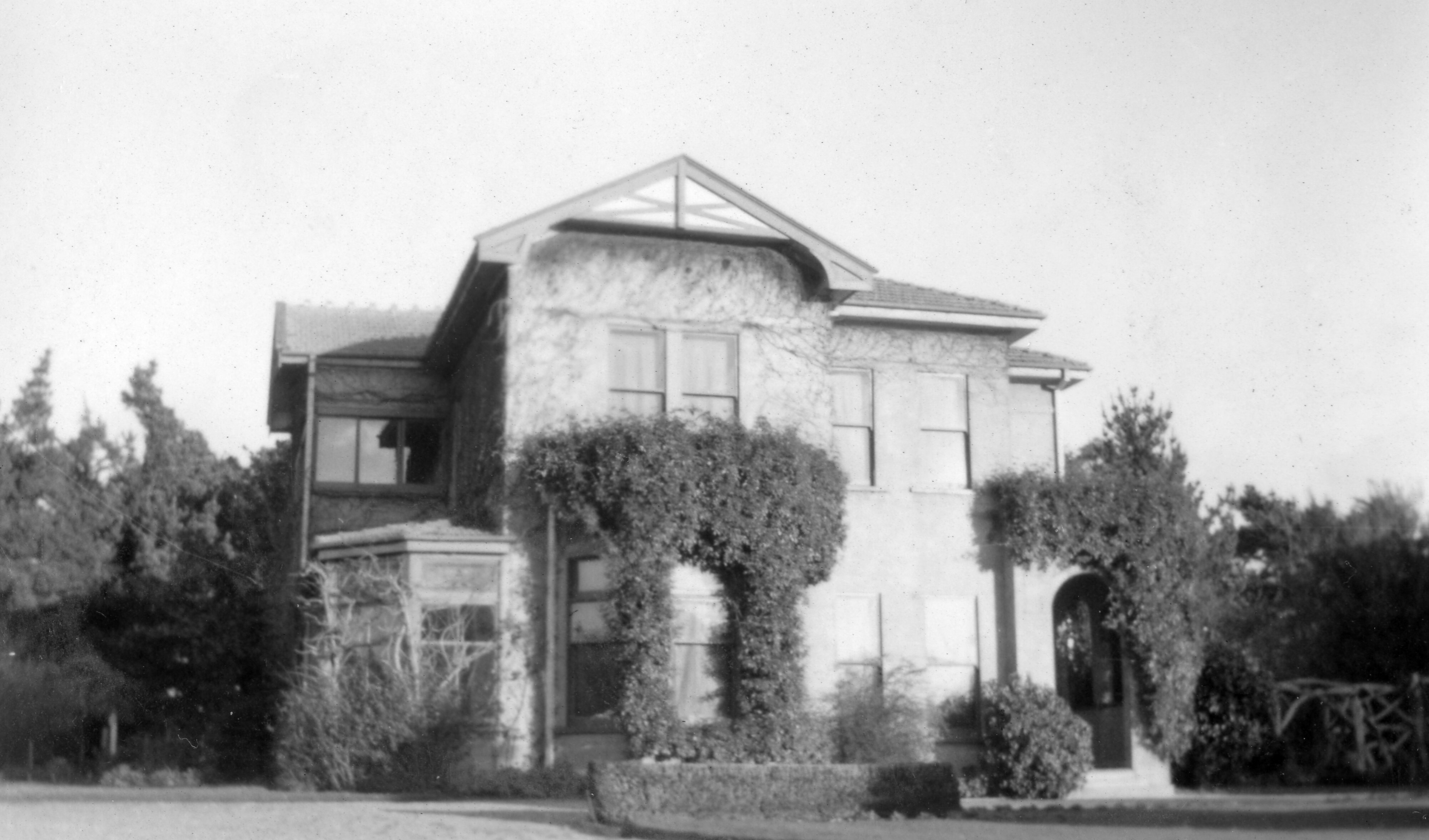  Bruce Ryde photo 034 - Massey Agricultural College, 1949. Principal's House