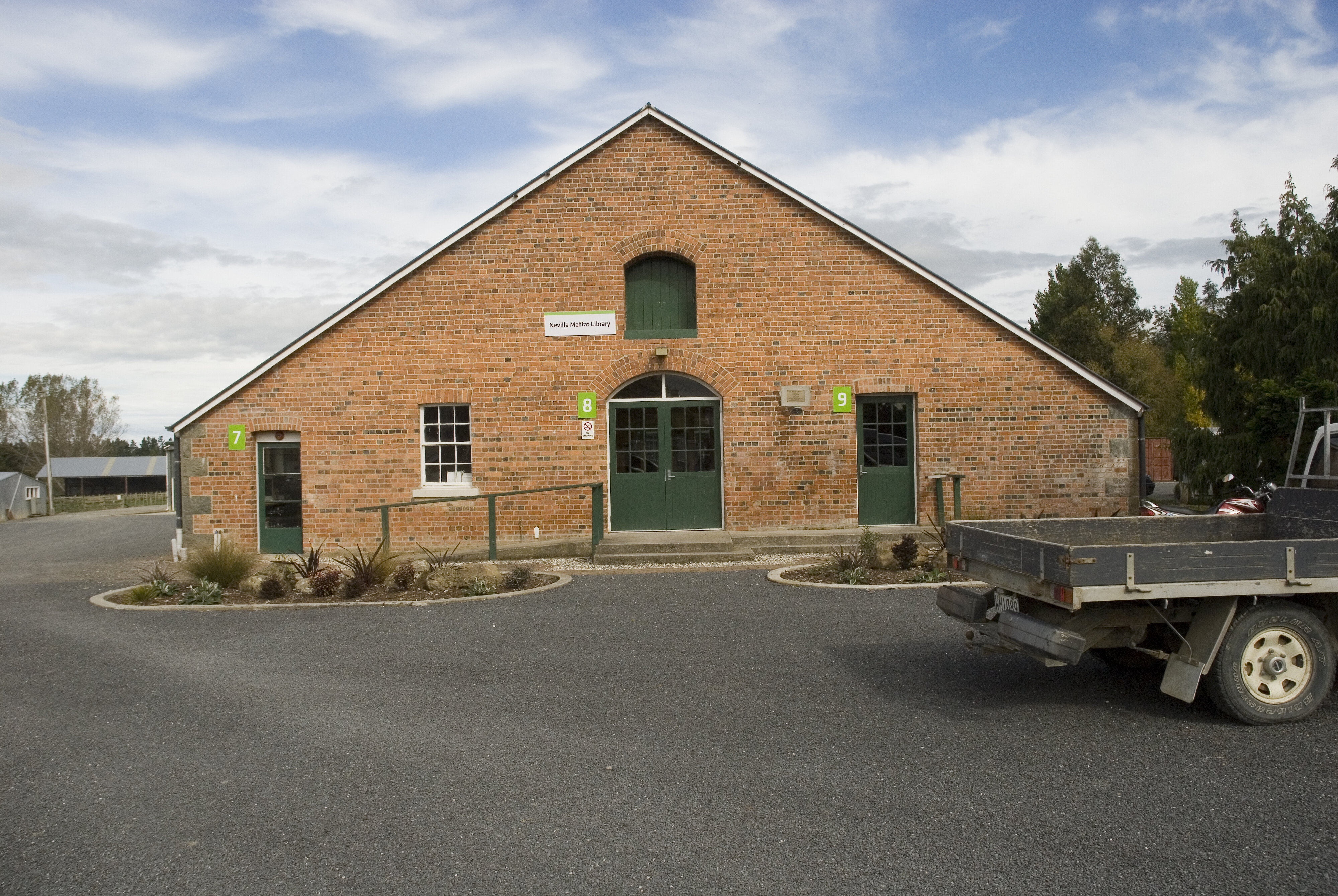 Neville Moffat Library