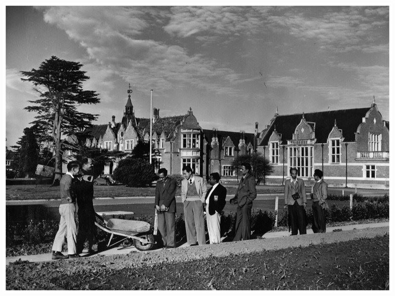 Colombo Plan Students 25