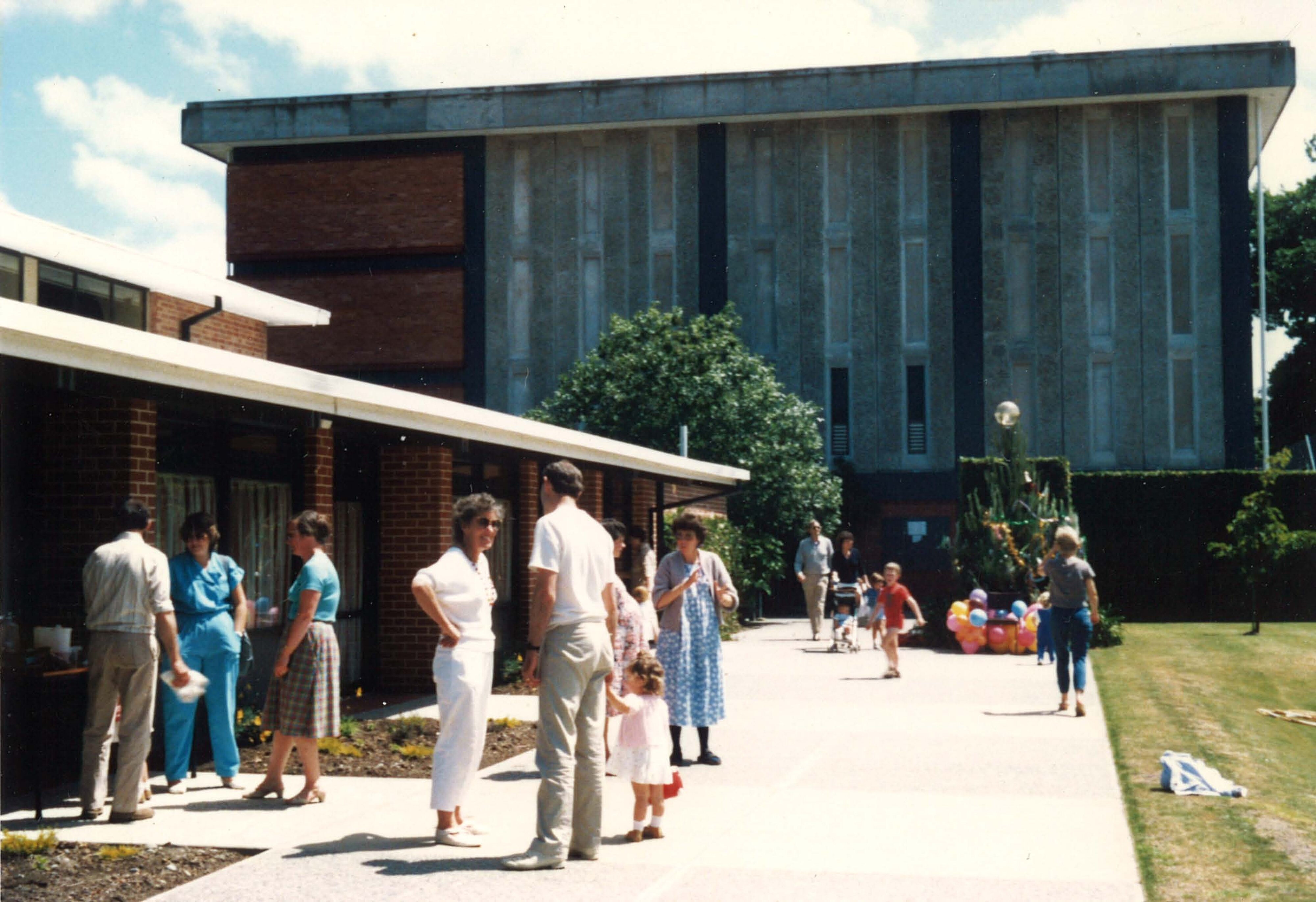 1990 The Refectory building and Gillespie building