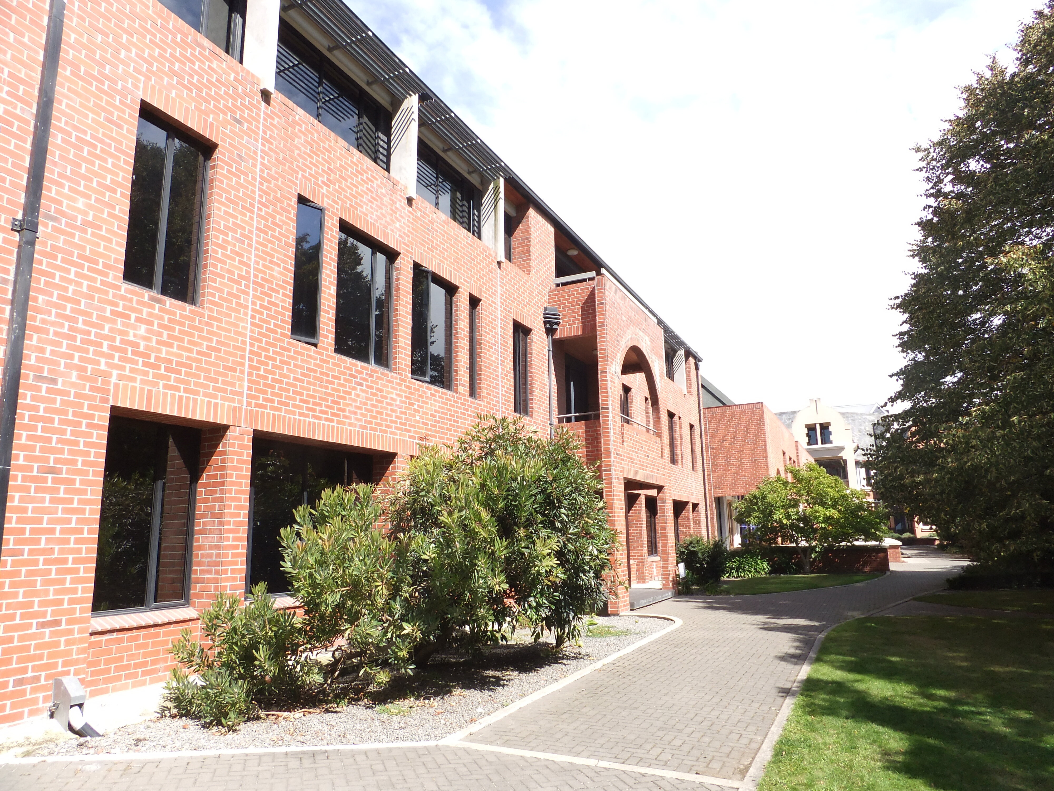 2016 Commerce Building 02