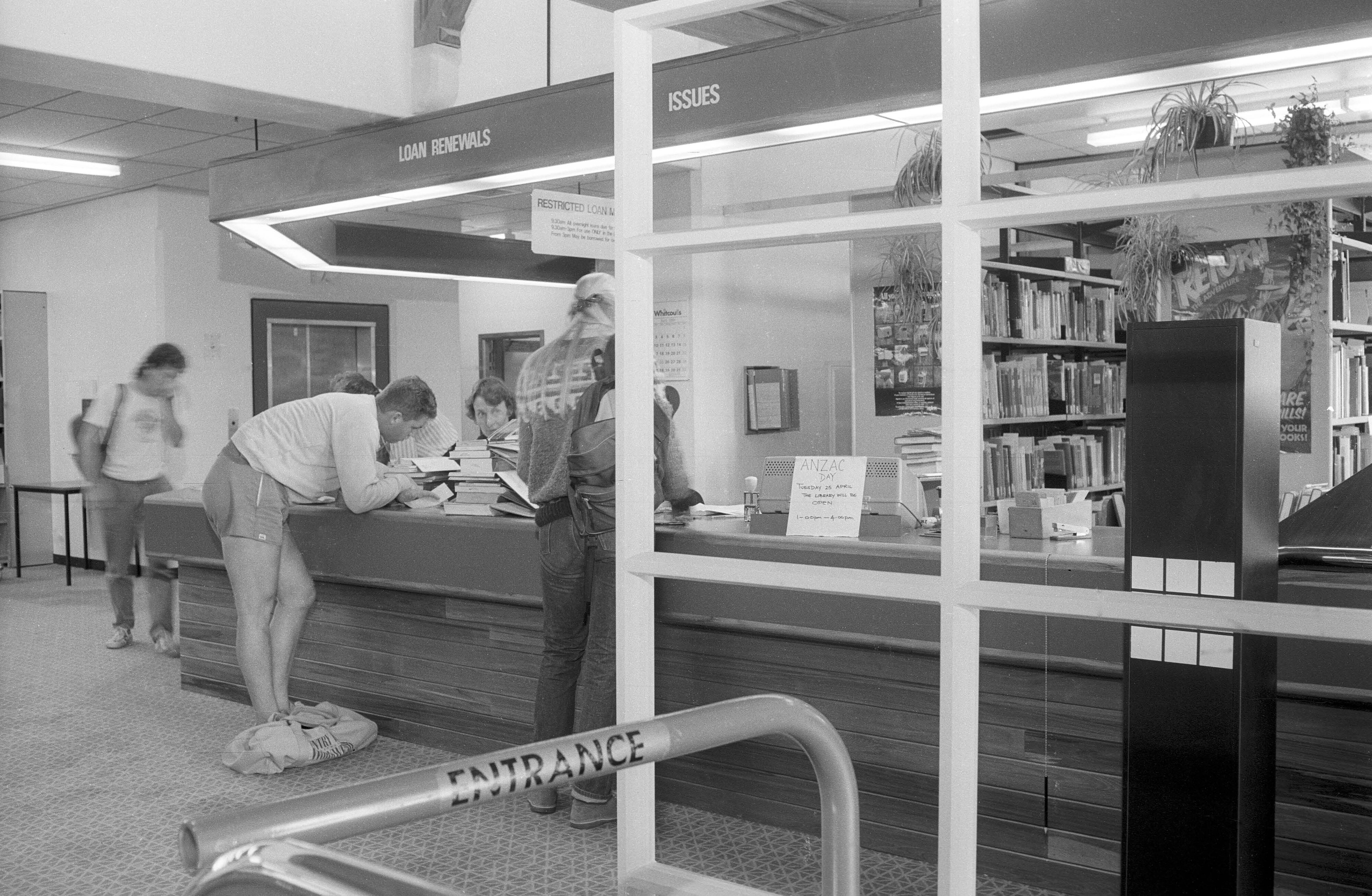 Ivey Hall Library 03