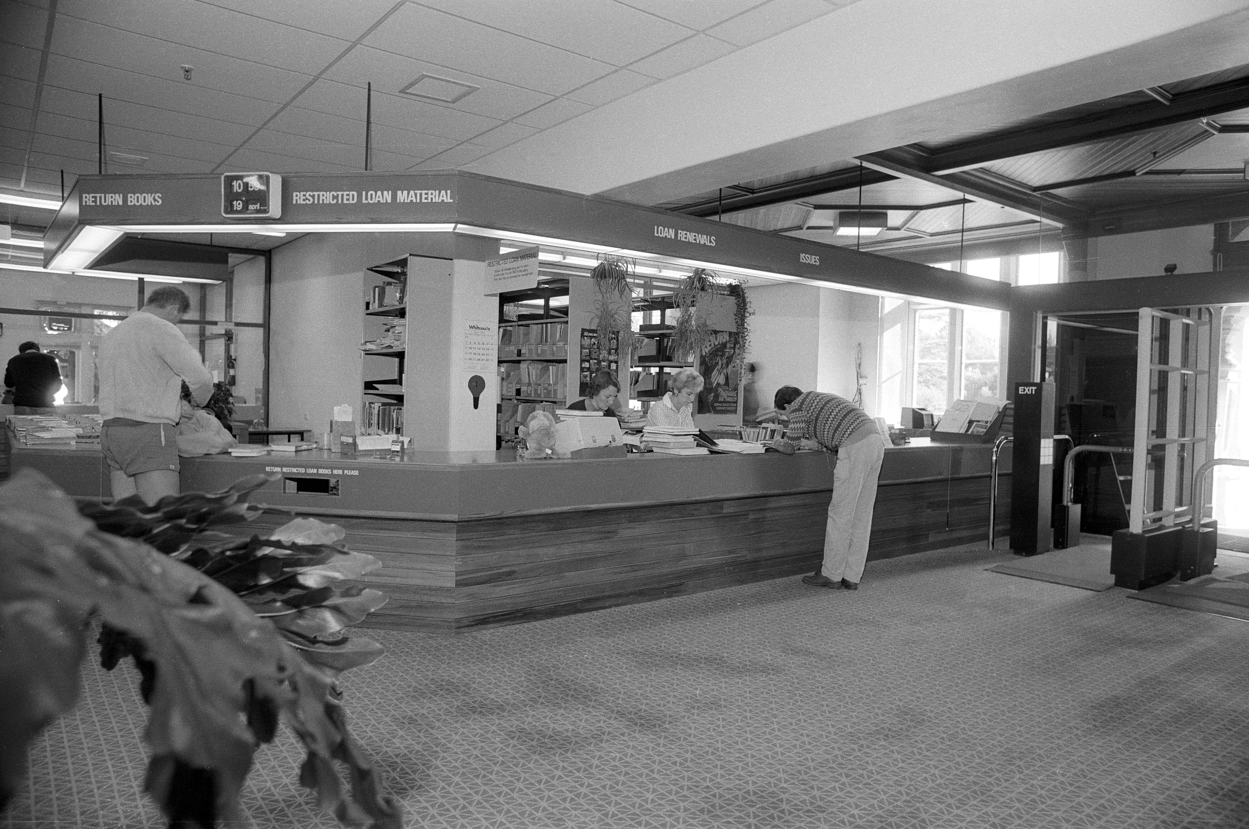 Ivey Hall Library 11