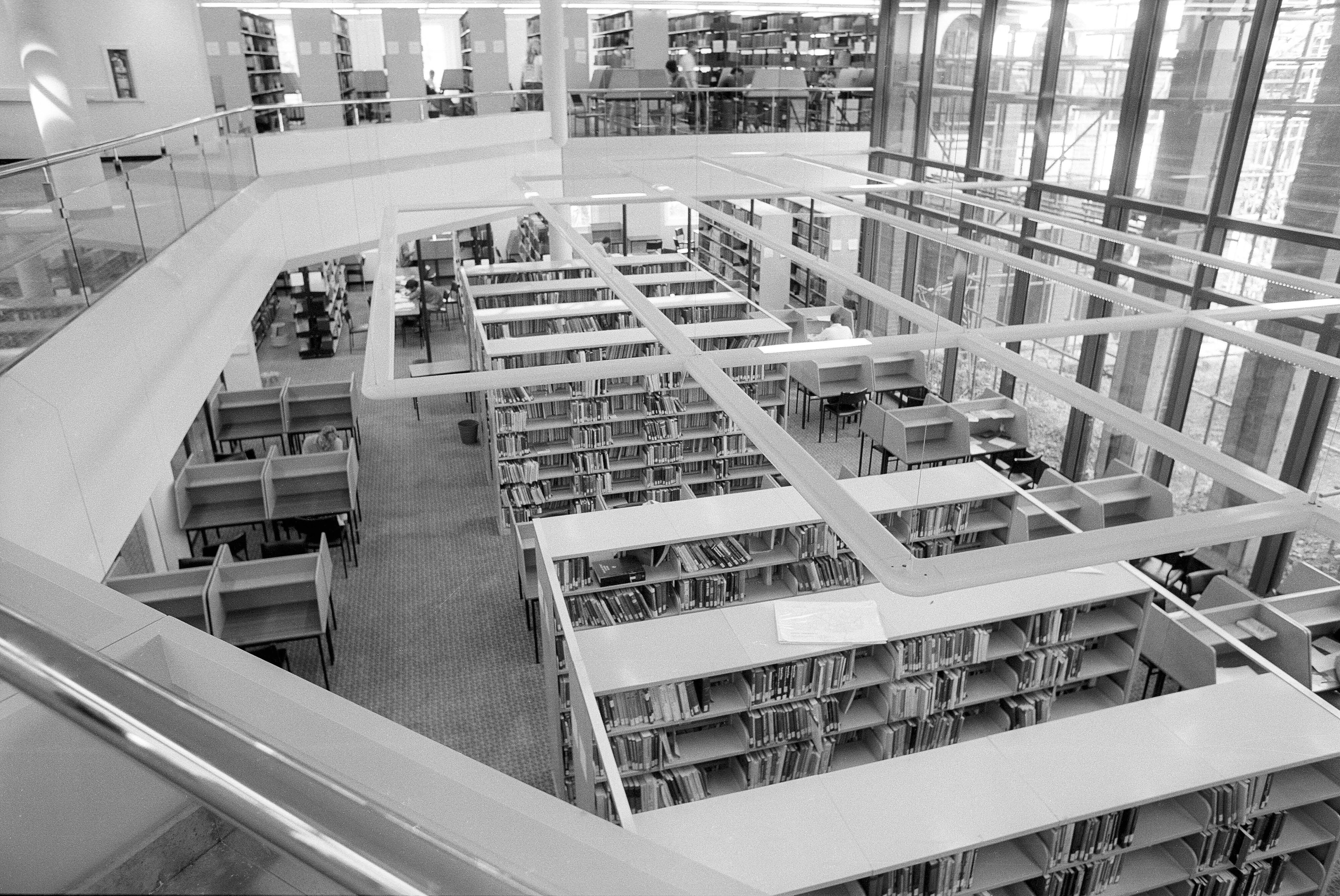 Ivey Hall Library 19