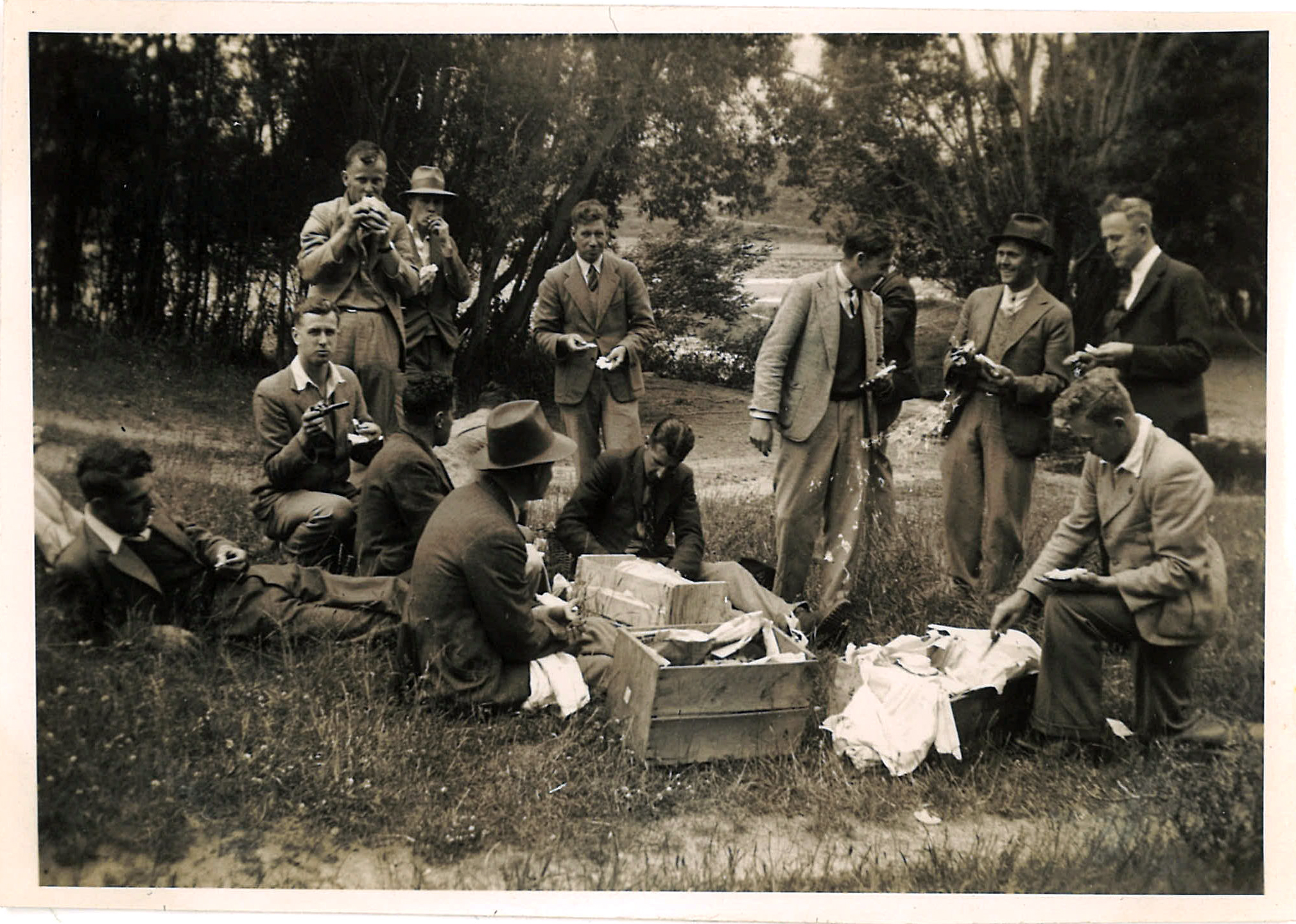 1938 Having Lunch at Waipara River
