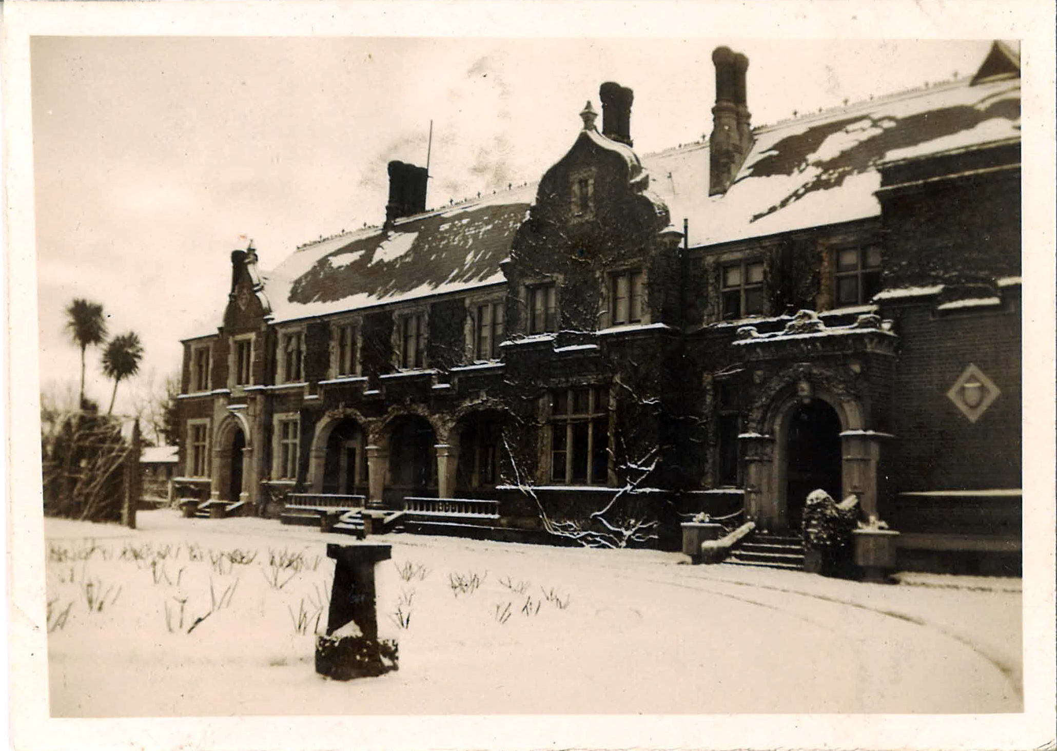 1939 East view of Ivey Hall in winter, Canterbury Agriculture College