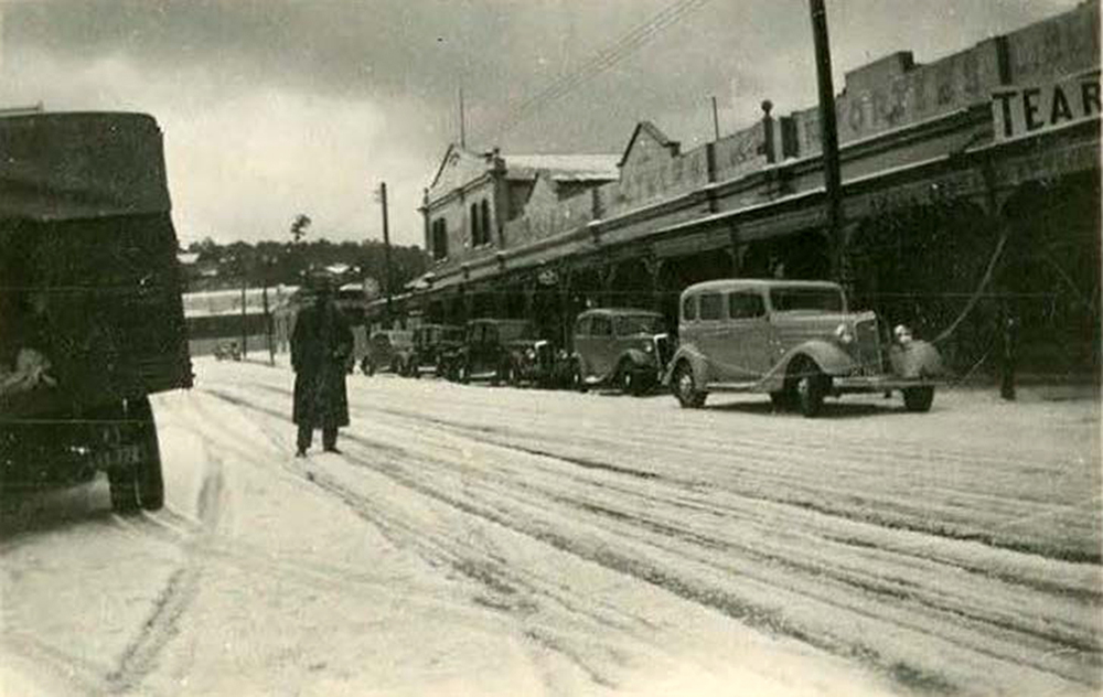 1938 Geraldine under hail