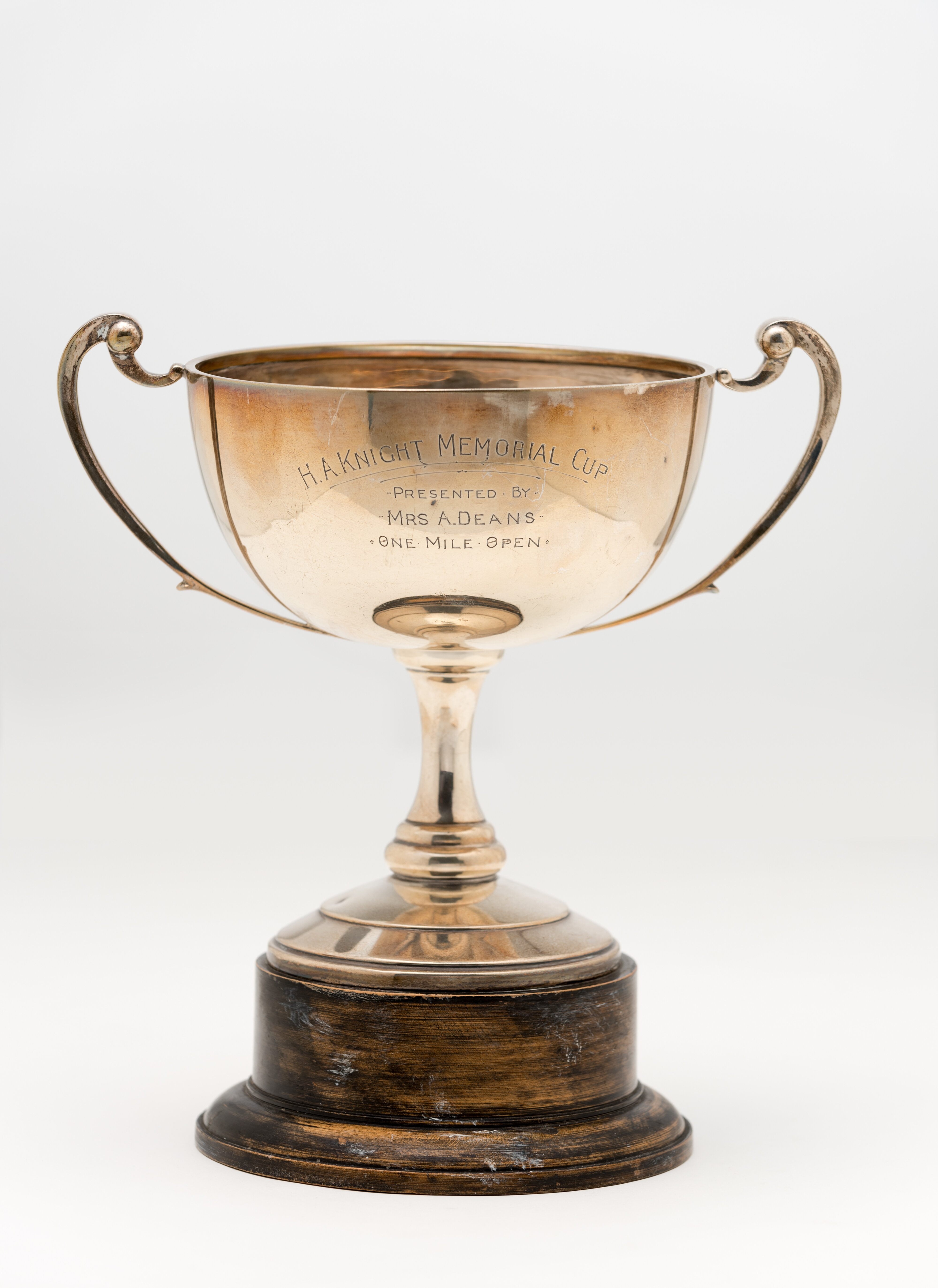 H A Knight Memorial Cup-One Mile Open