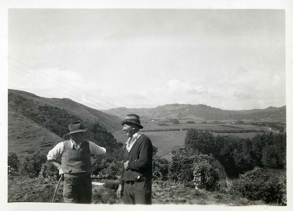 1945 VFM field trip Hugh Bealey and Hamiltons Manager 2