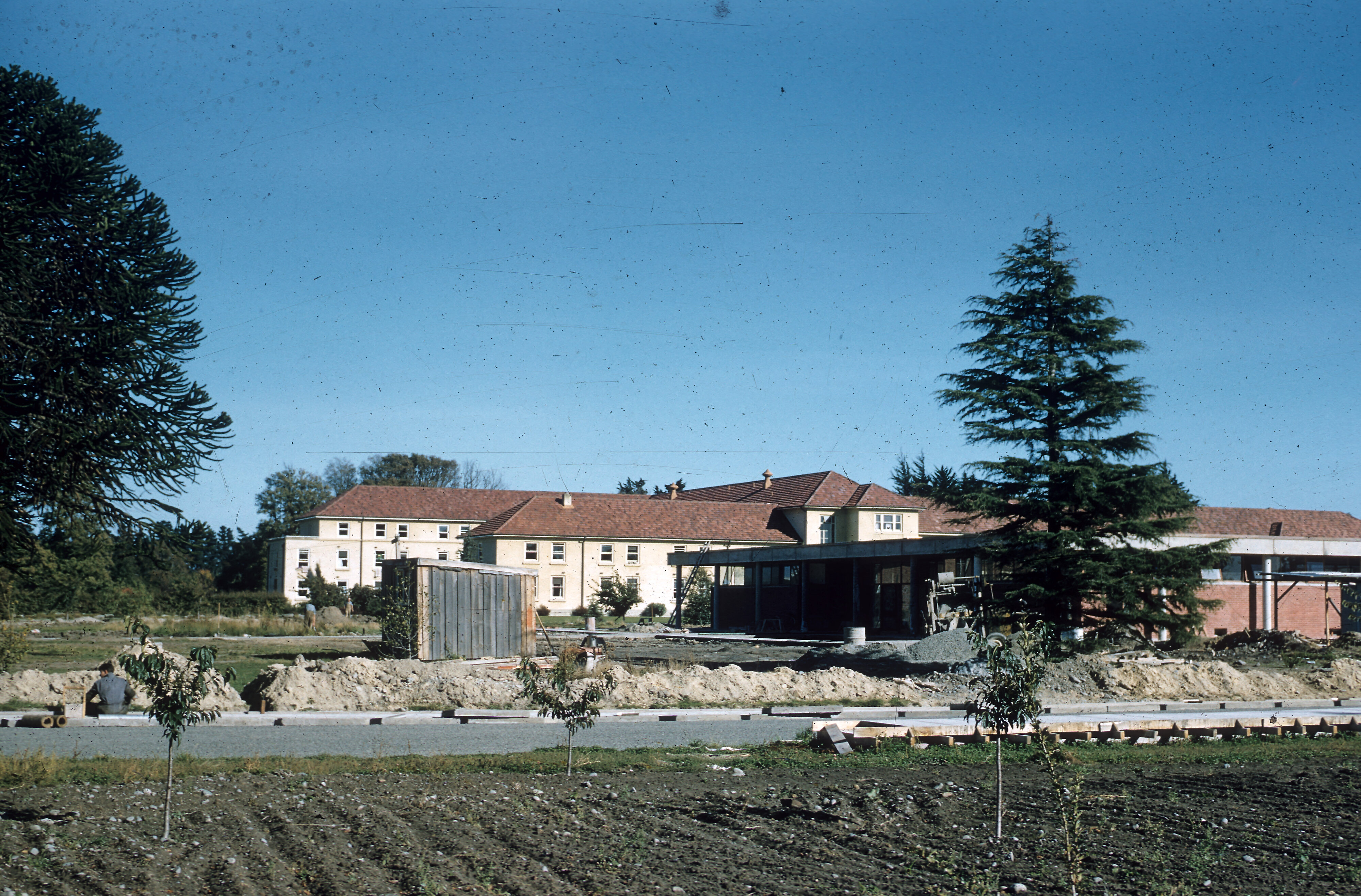 Hudson Hall across the Ivey Lawn, April 1960