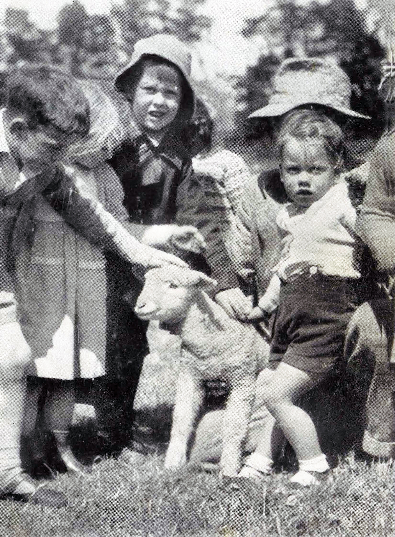 1953 Kindergarten children at the College