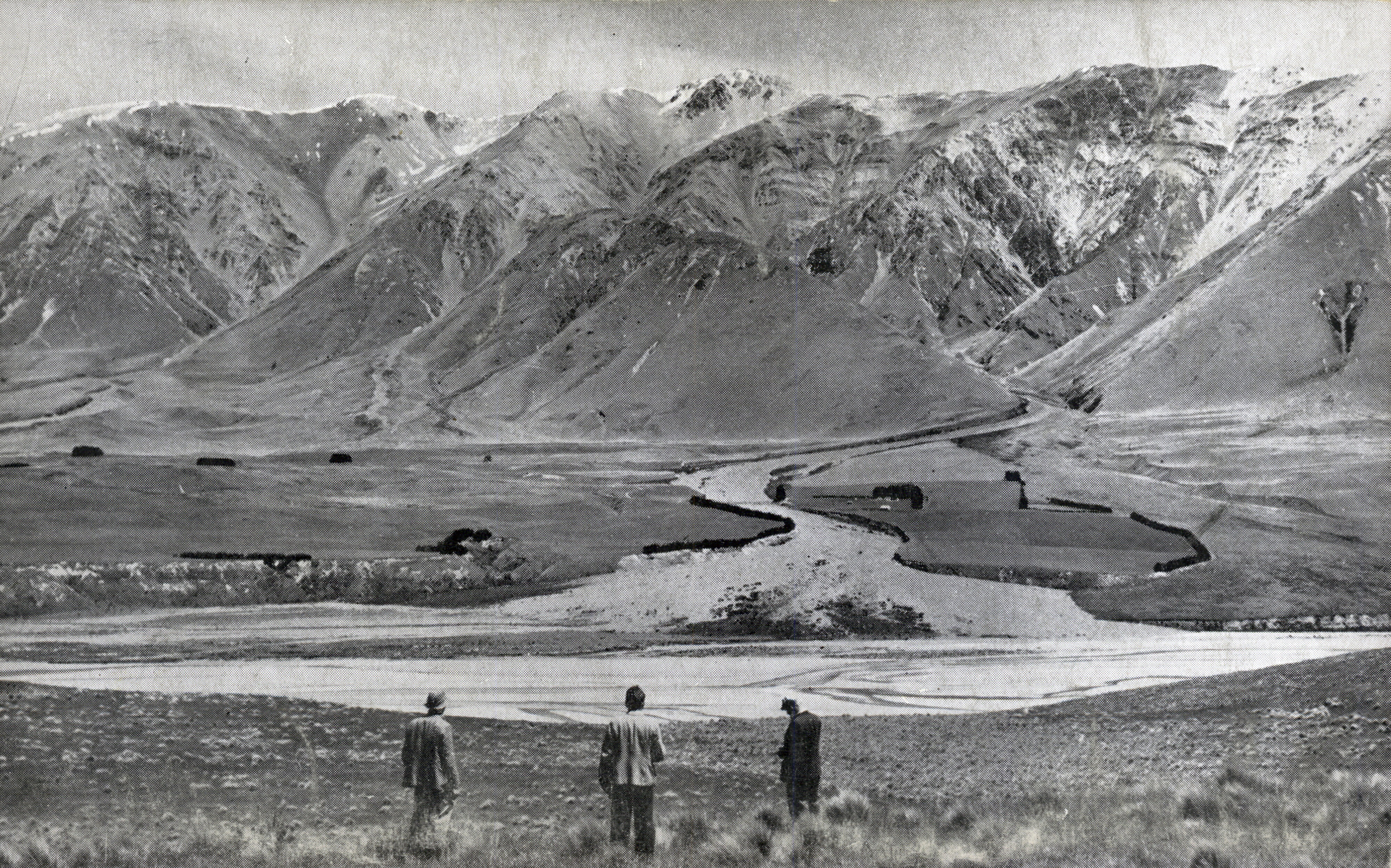 Students of the Soil Conservation Course view Mt Hutt across the Rakaia River