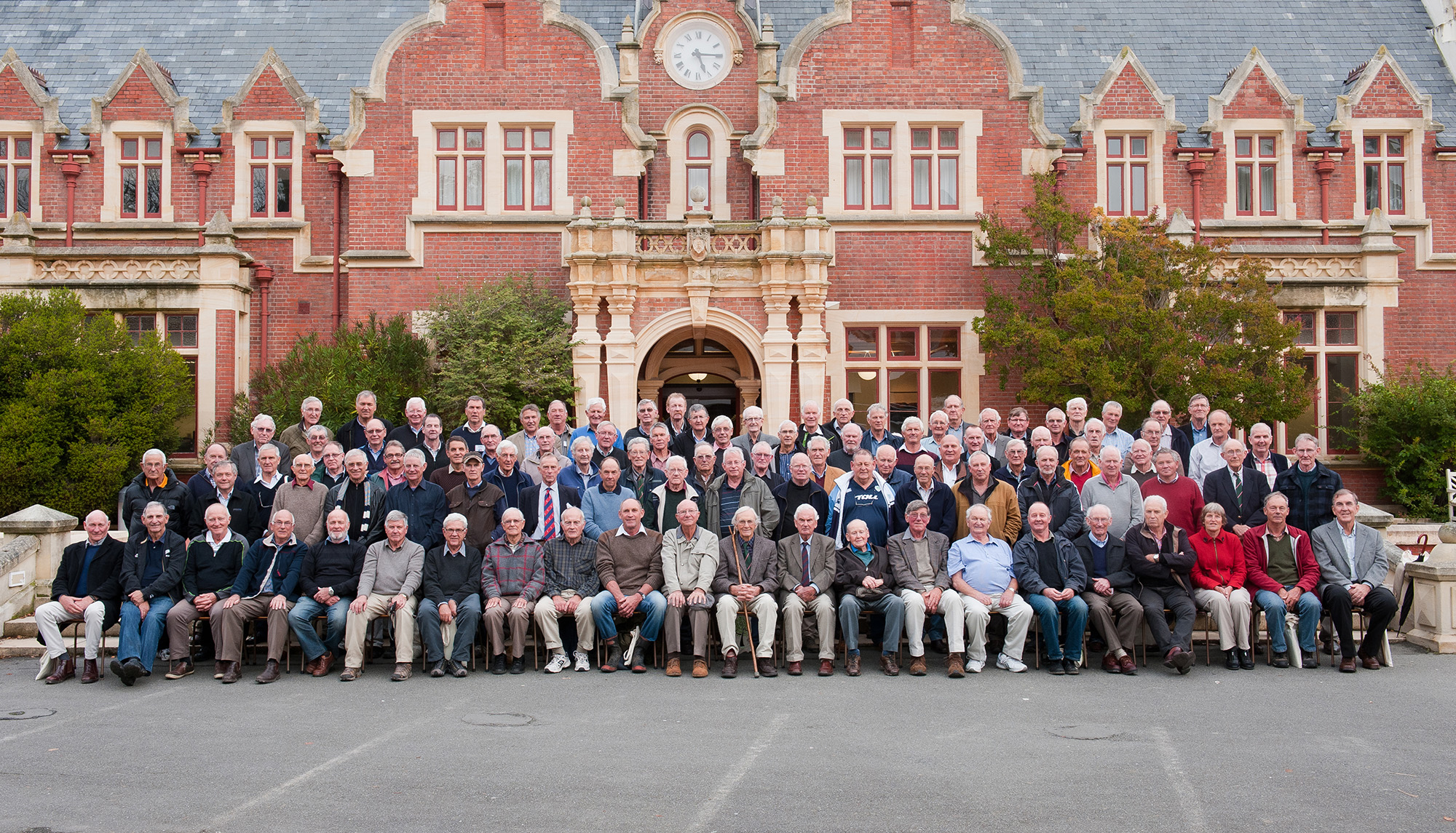 2014 Reunion 75 Years of VFM Group Photo 02