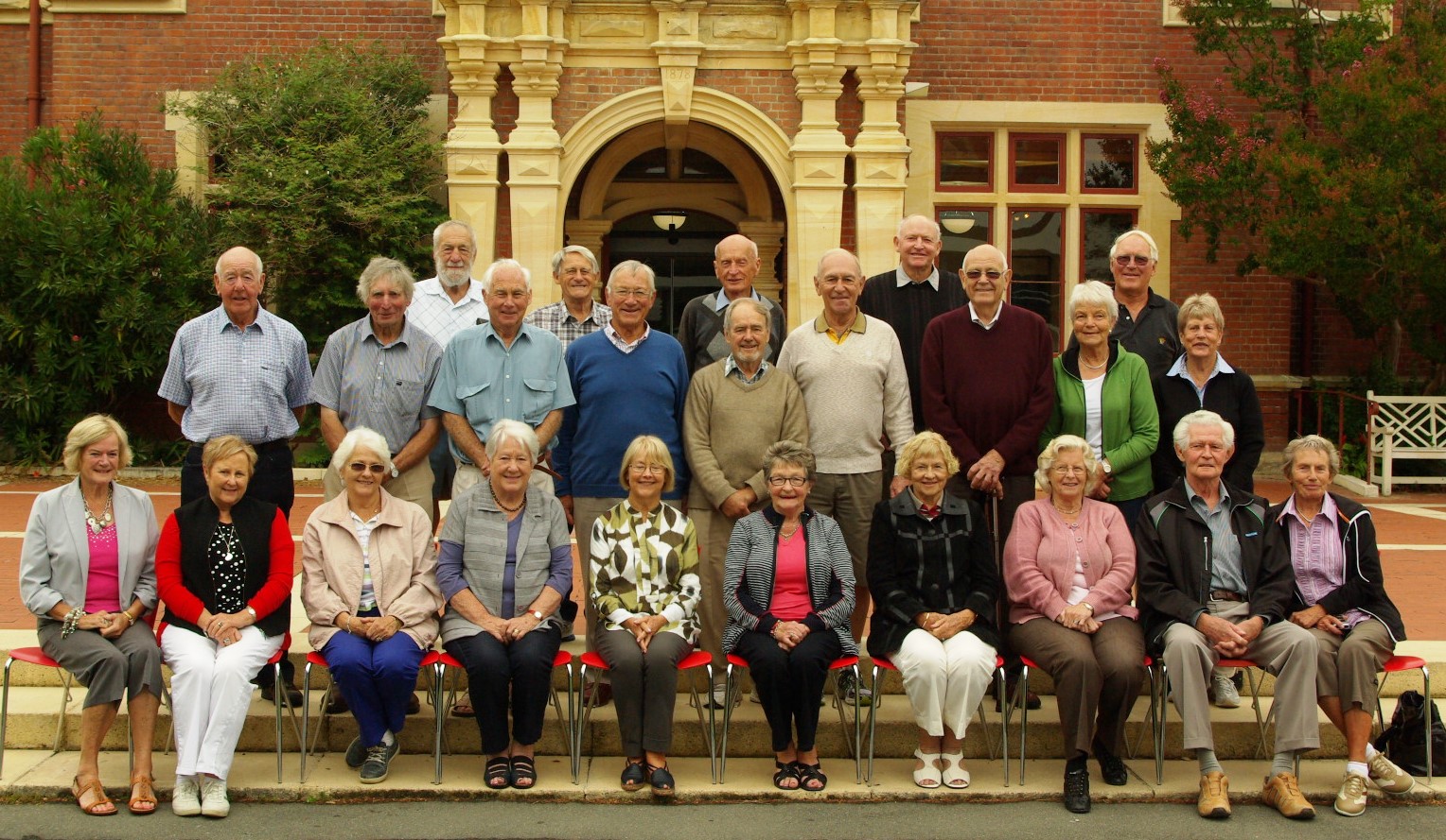 2013 Reunion BAgSci 1957 Group 01