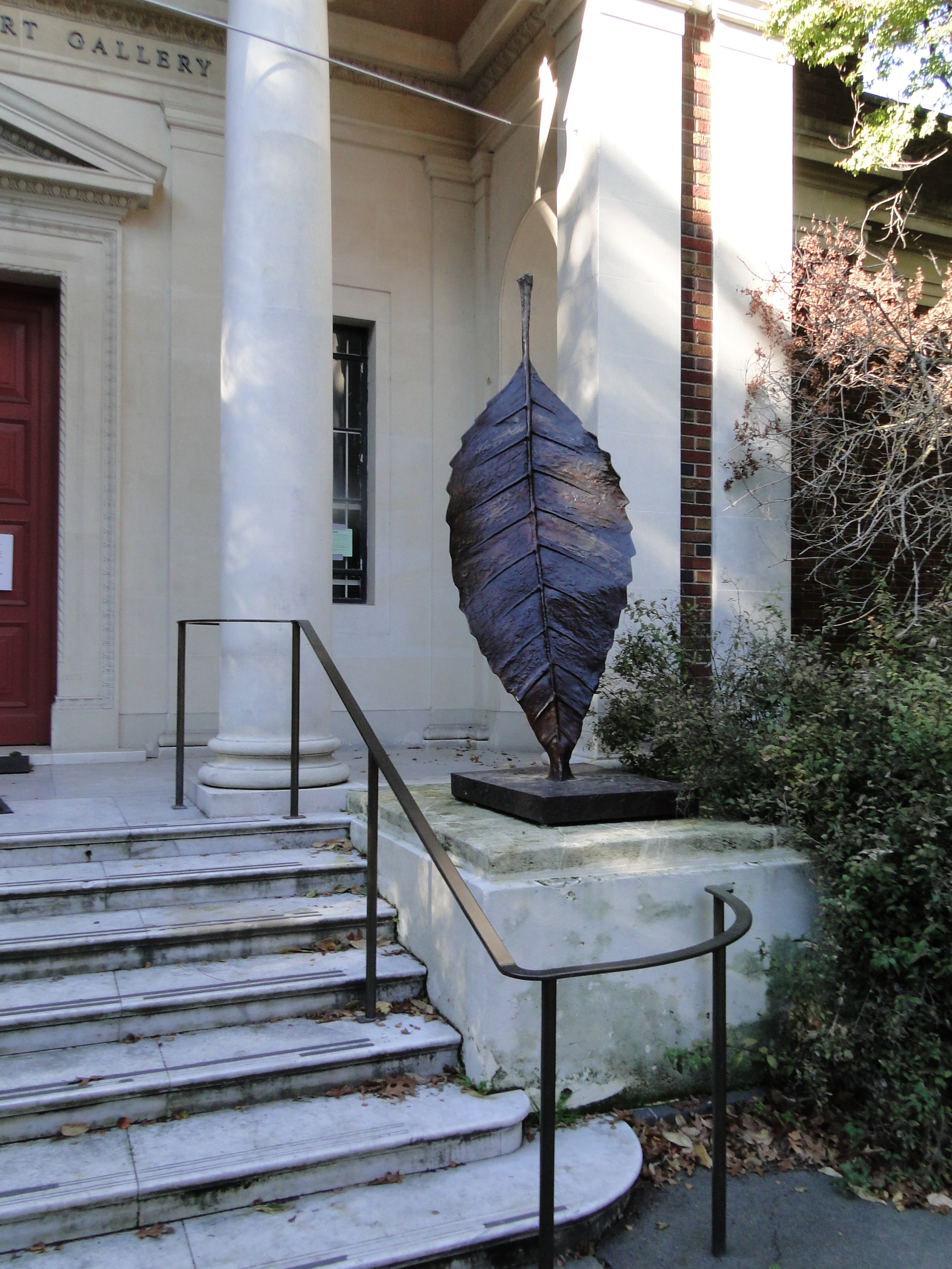 Sculpture in Christchurch Botanic Gardens 3