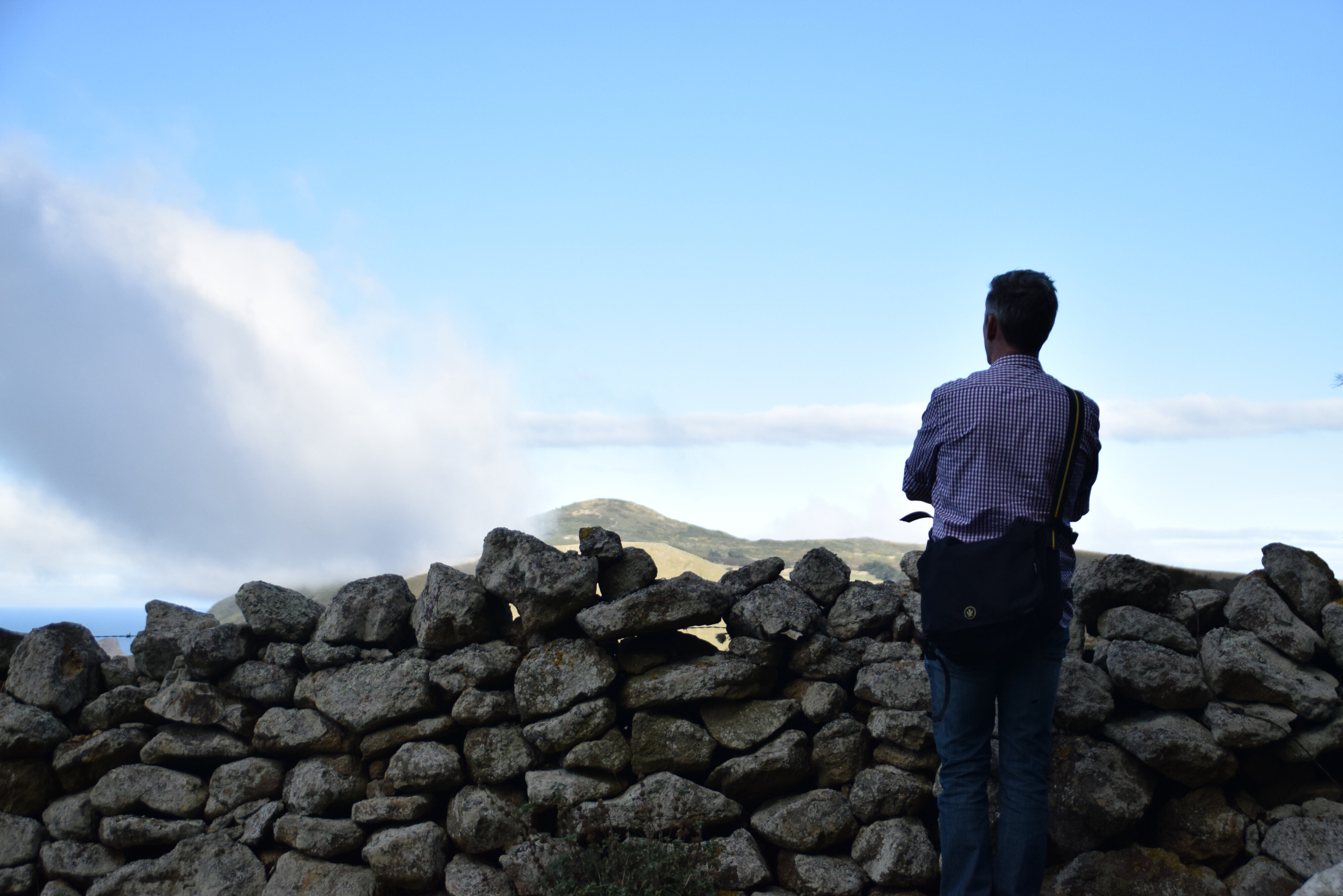 2016 SoLA Field Tour Admiring walls and views Herekawa