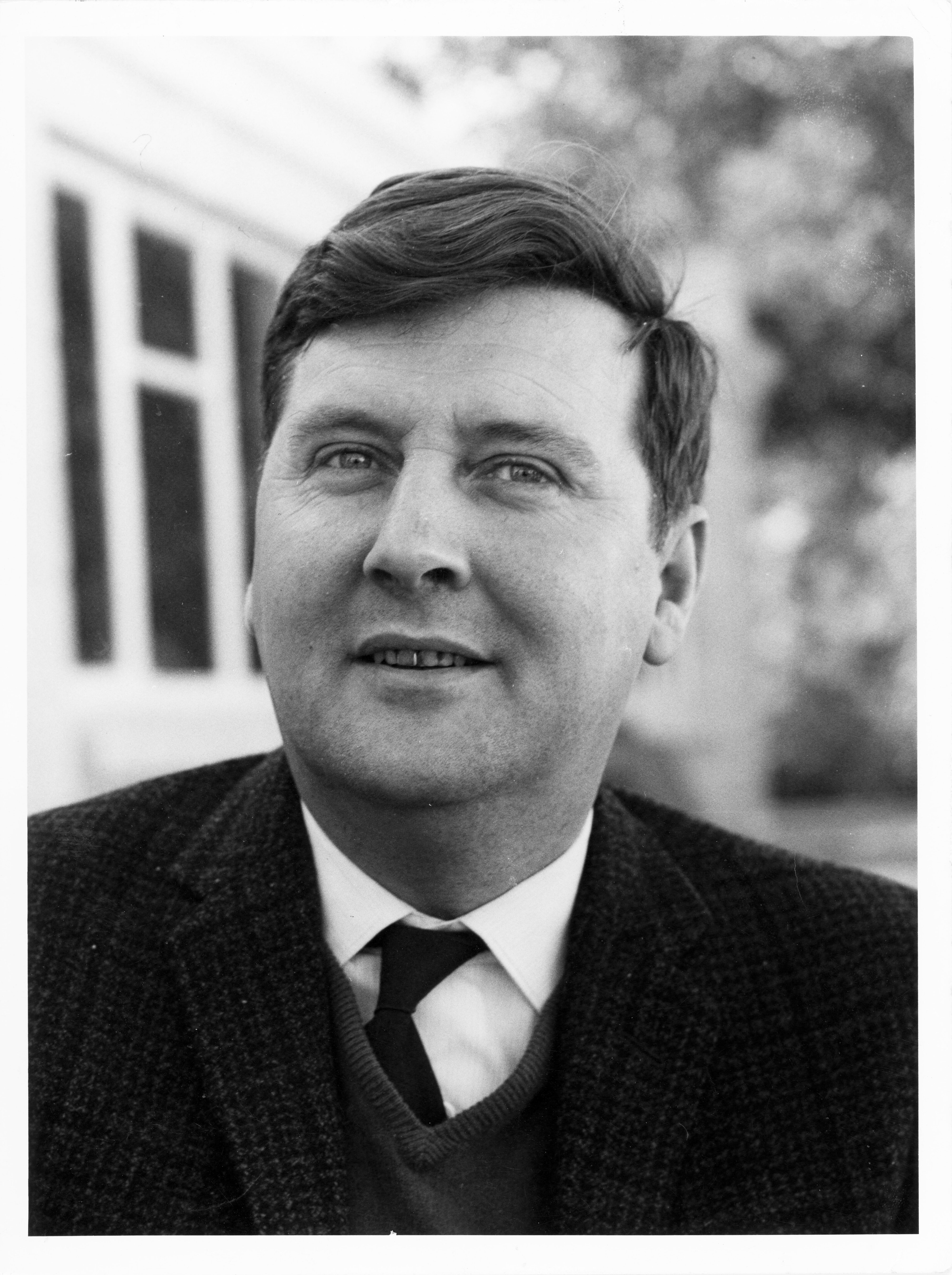 Dr Robert (Bob) Thaine photo 