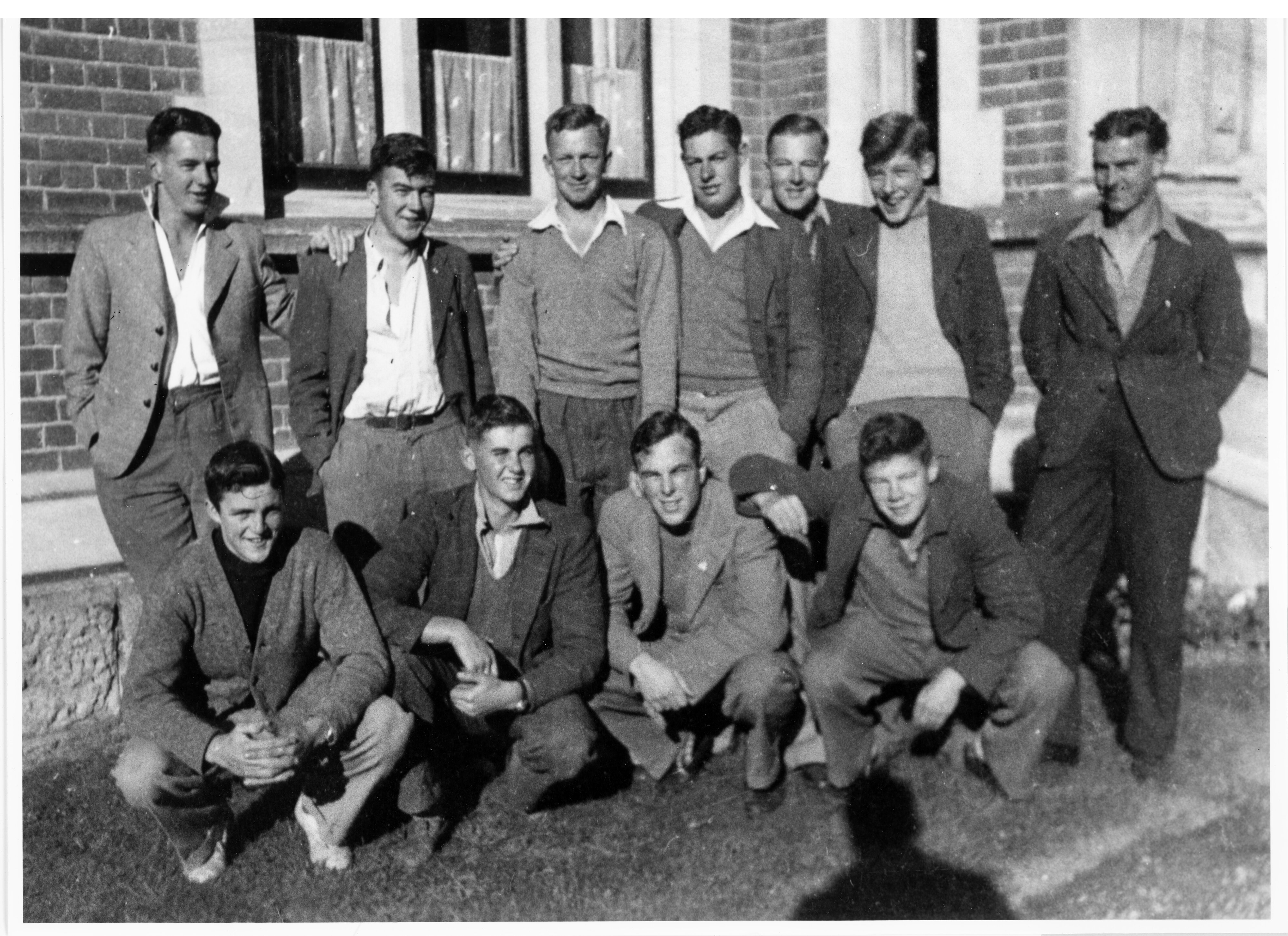 1943-44 Diploma group