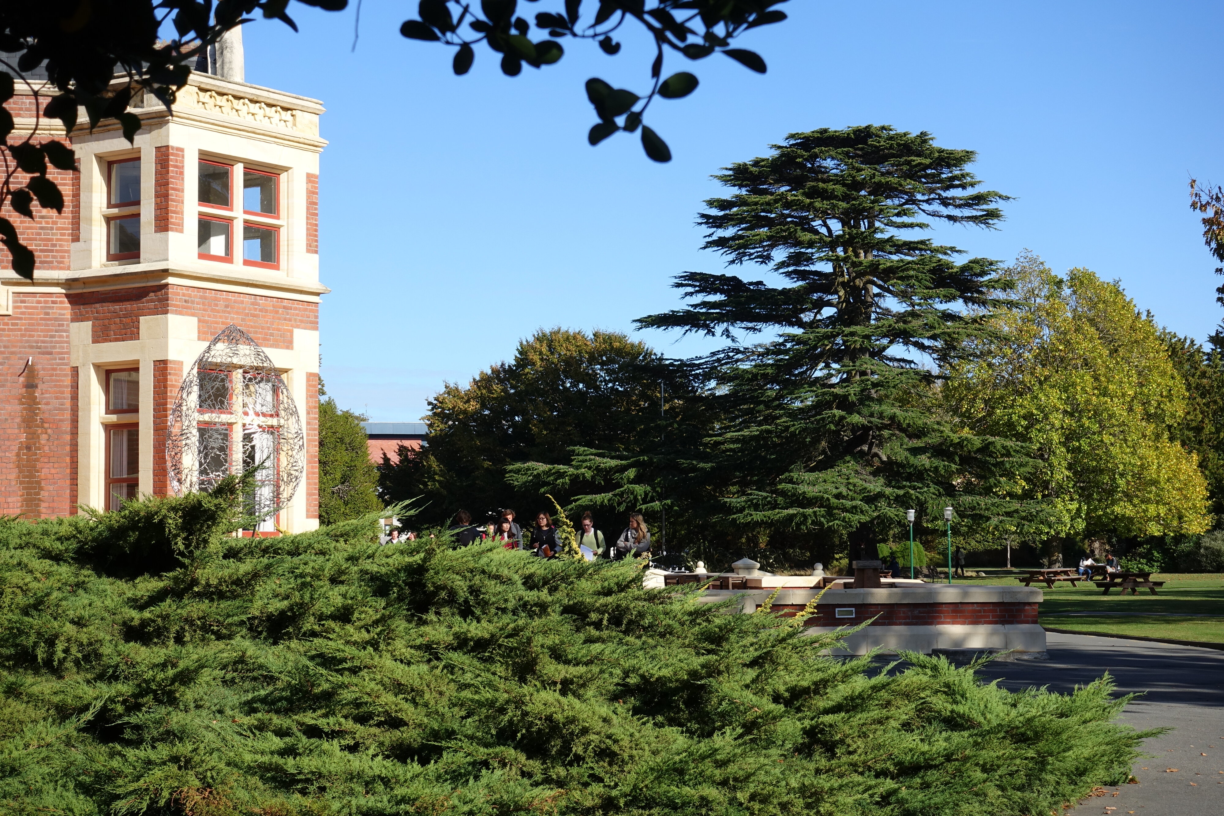 2016 Campus view from the circular garden 01