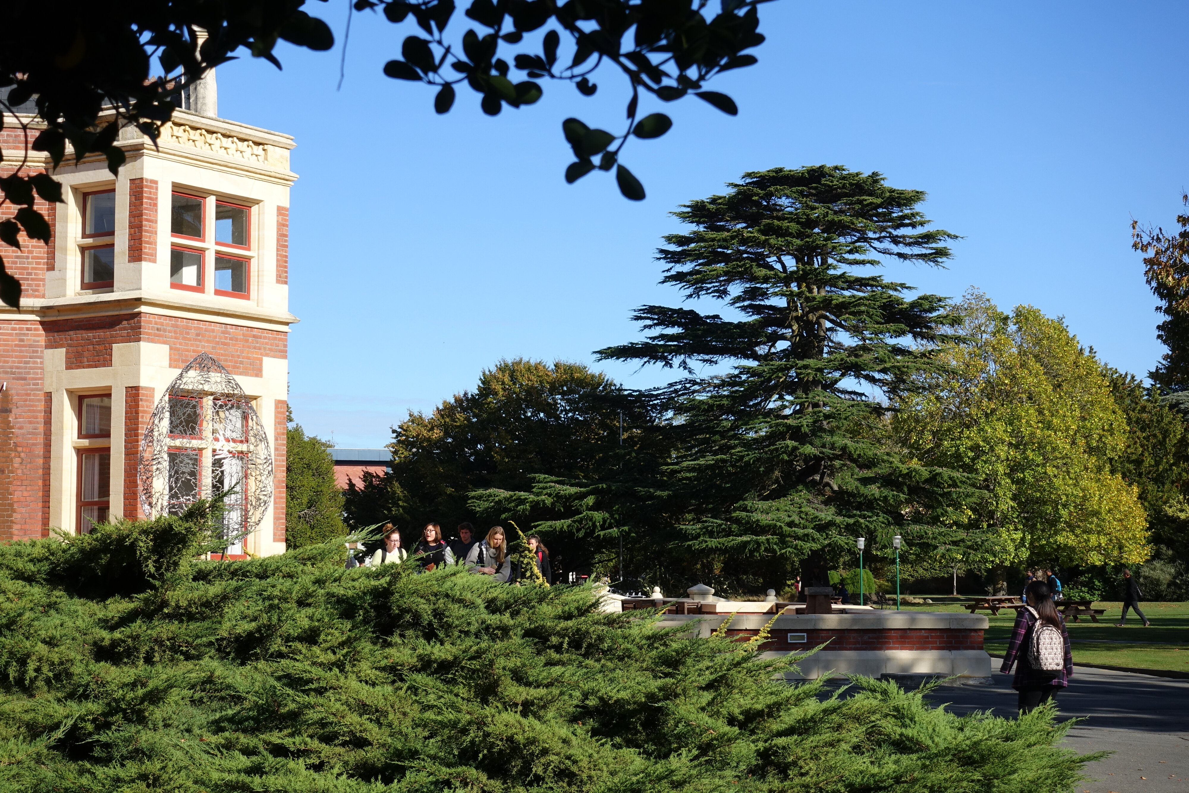 2016 Campus view from the circular garden 02