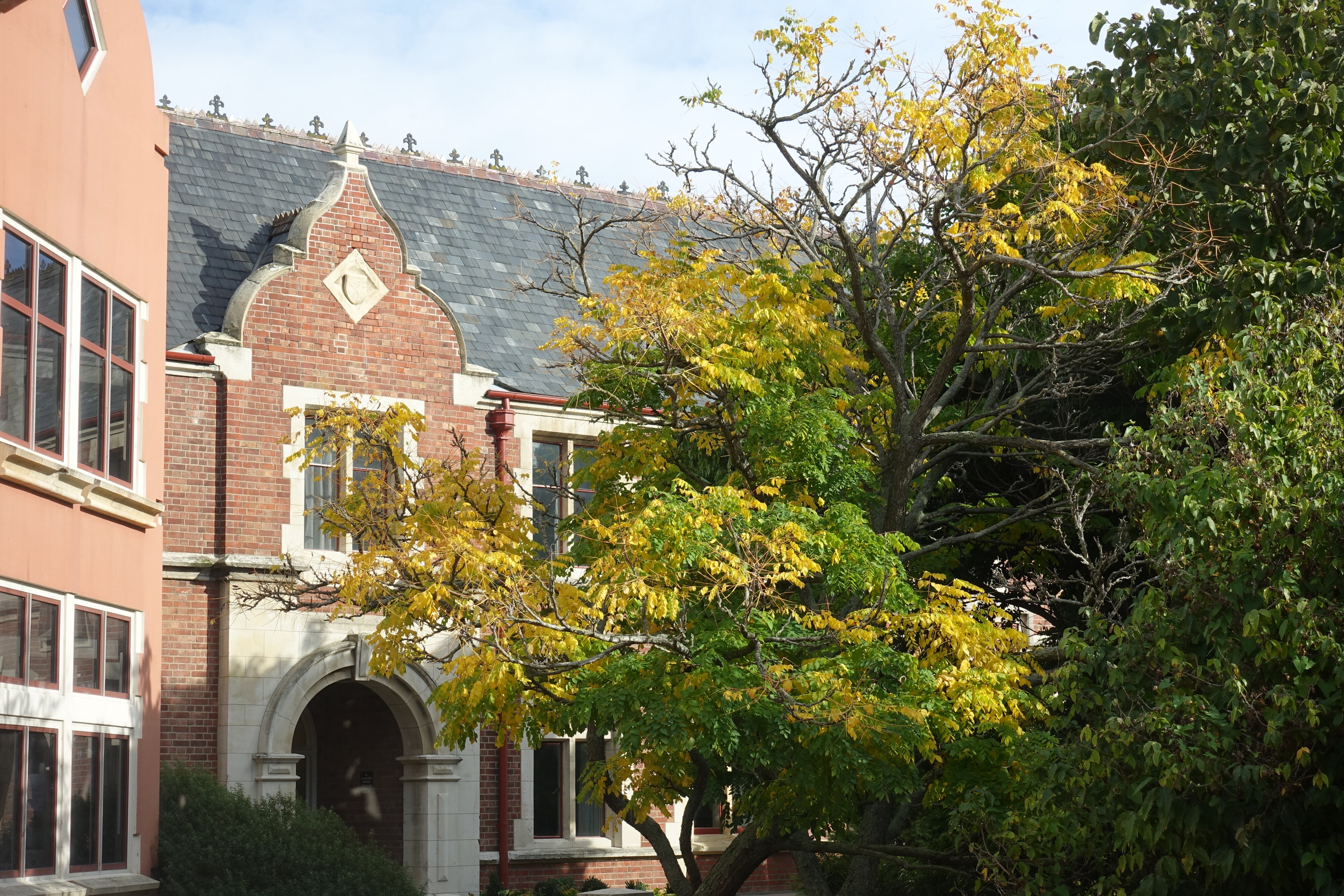 2016 Ivey Hall from Commerce Building 01