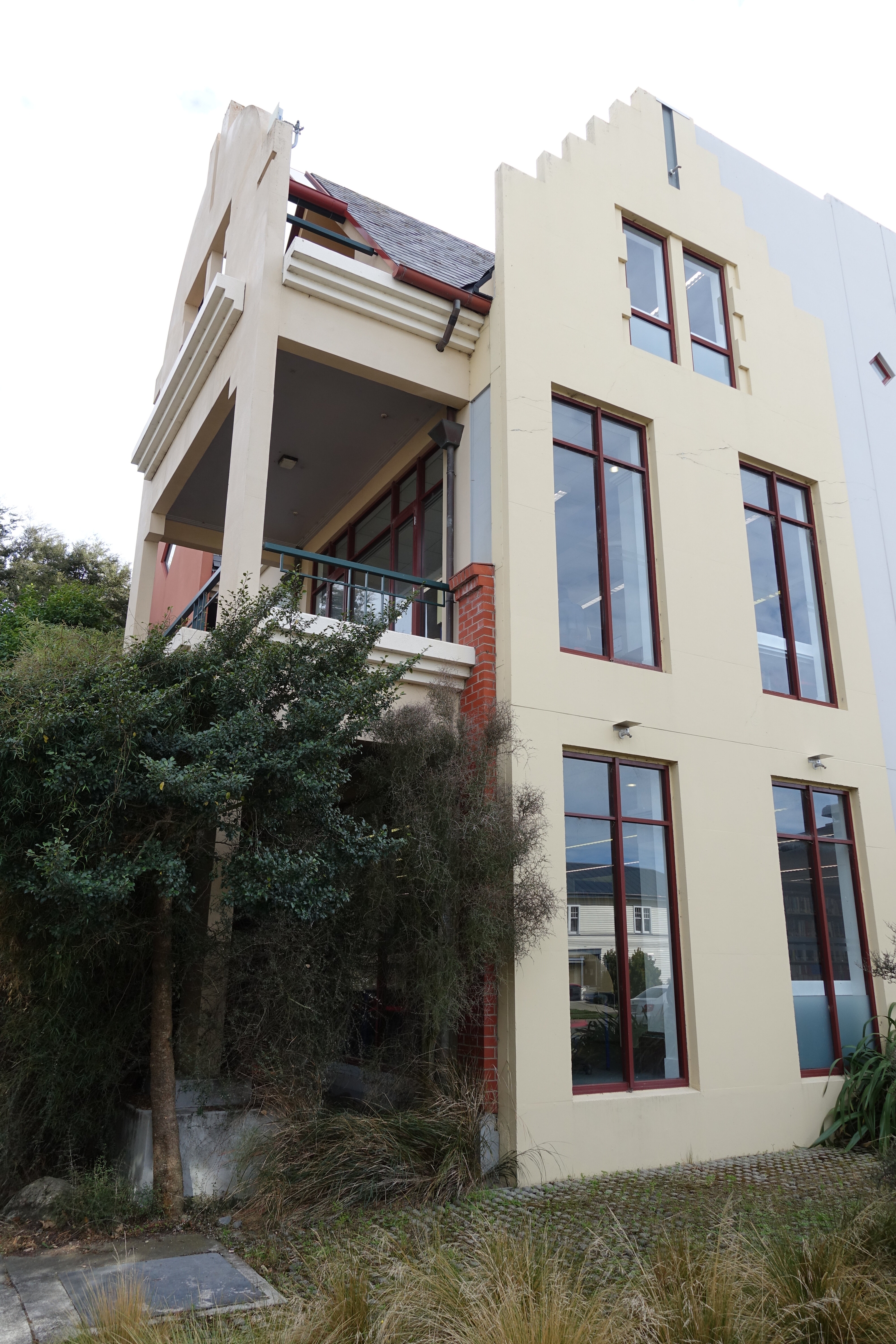 2016 Ivey Hall from Commerce Building 03