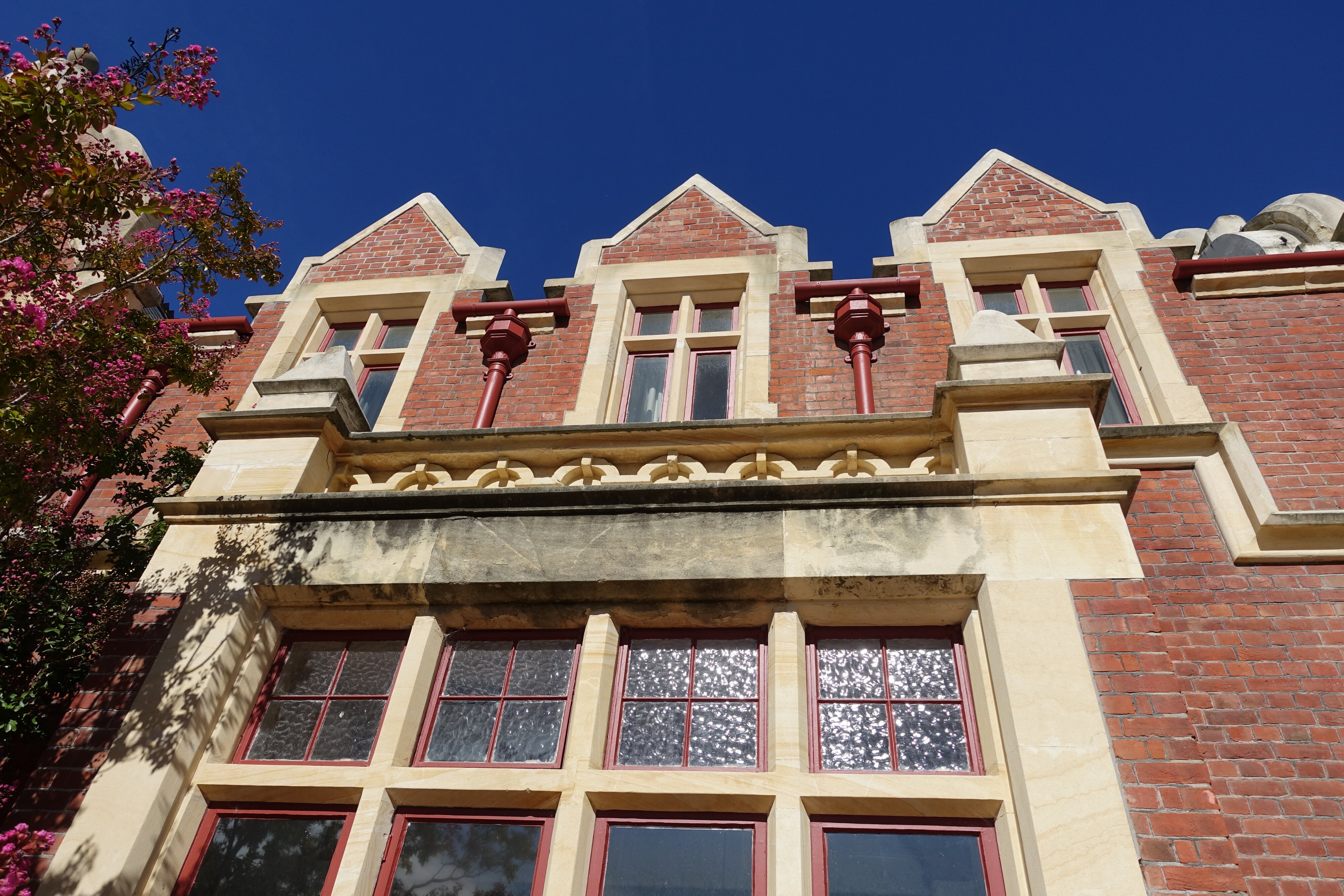 2016 Ivey Hall east 01