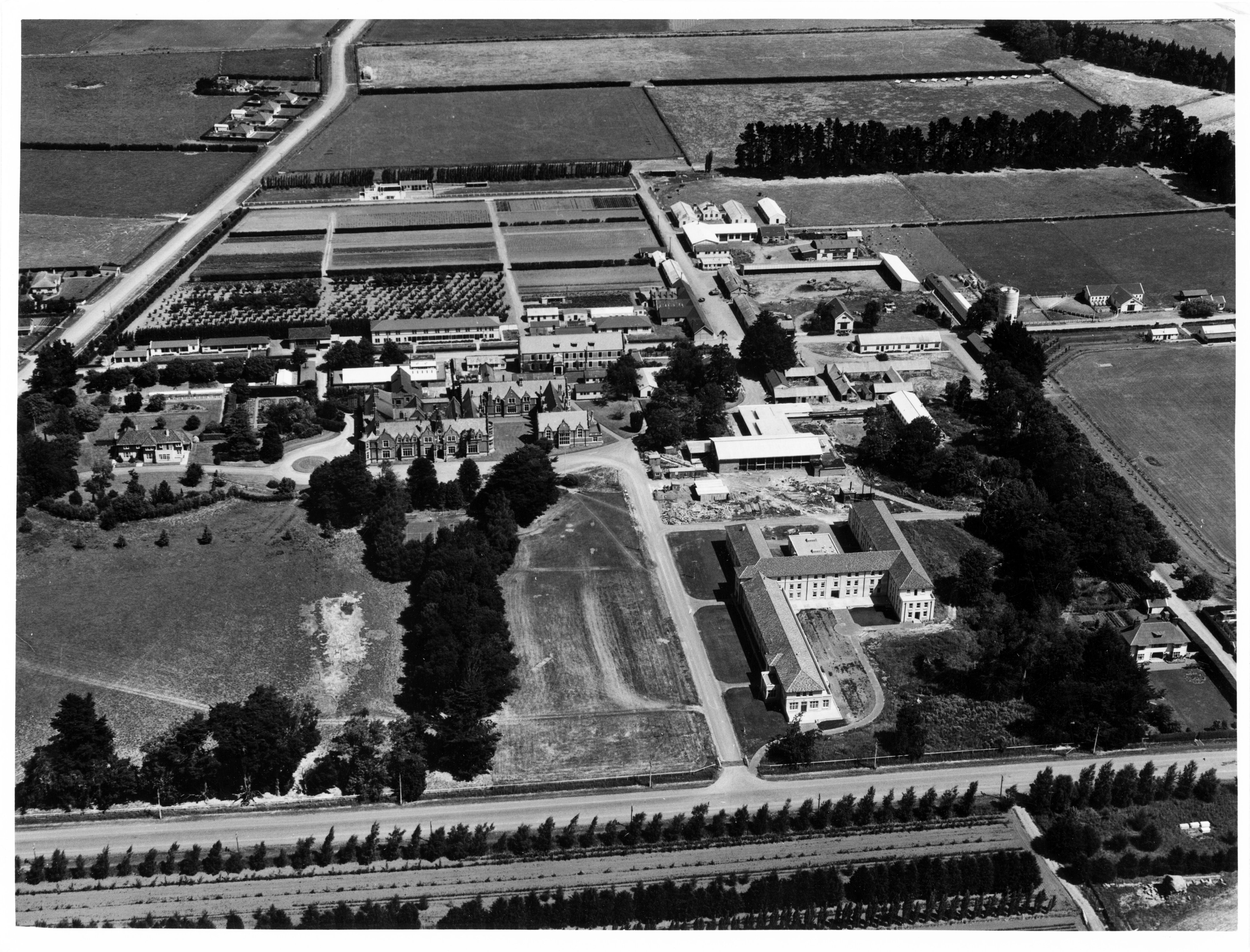 1954 May Aerial Photo Canterbury Agricultural College V C Browne 05