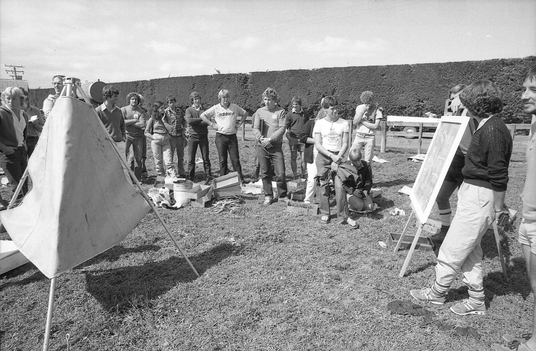 1982 DipAg Students at LU dairy farm -Neg1811 (7)