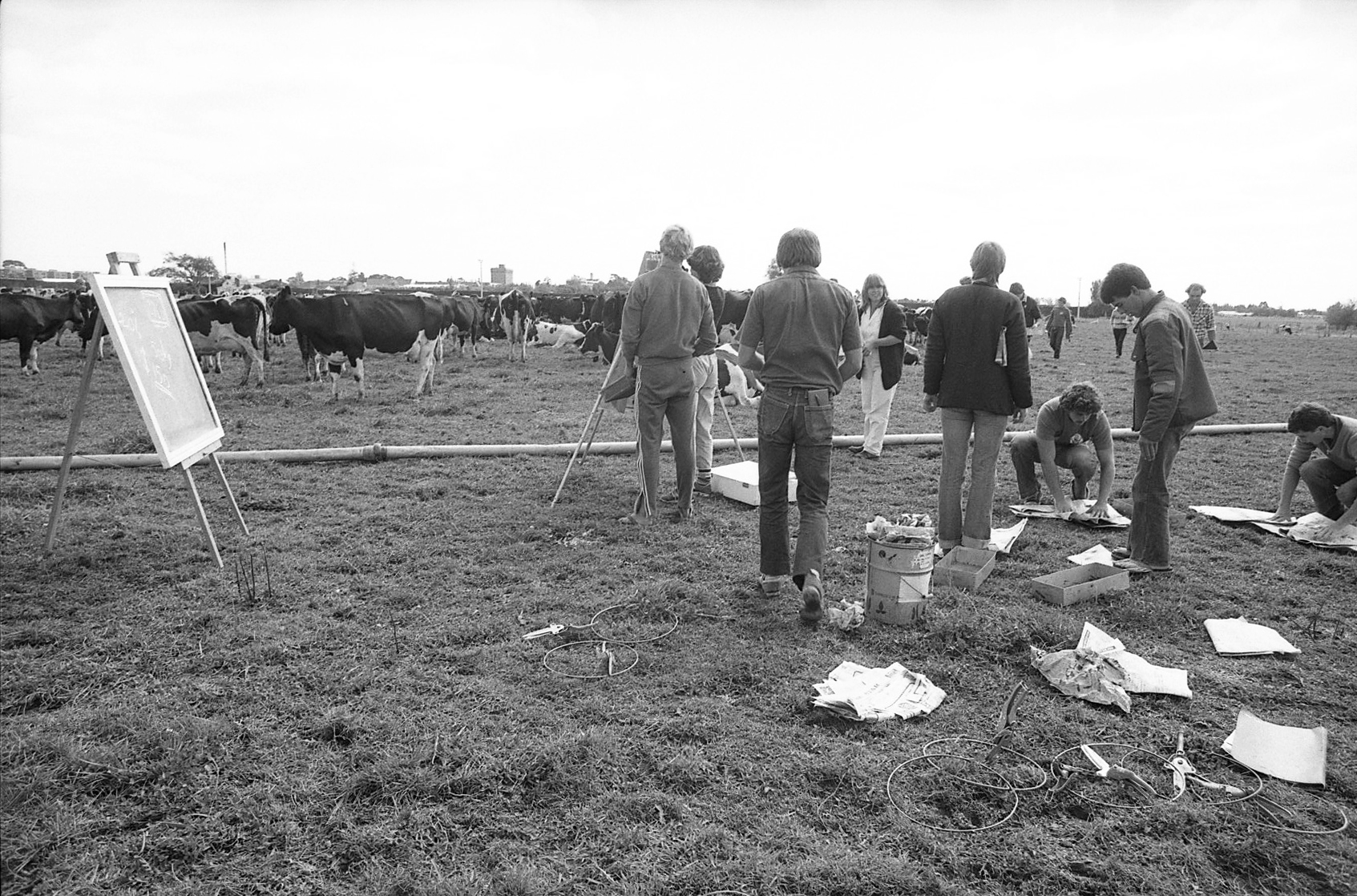 1982 DipAg Students at LU dairy farm -Neg1811 (11)