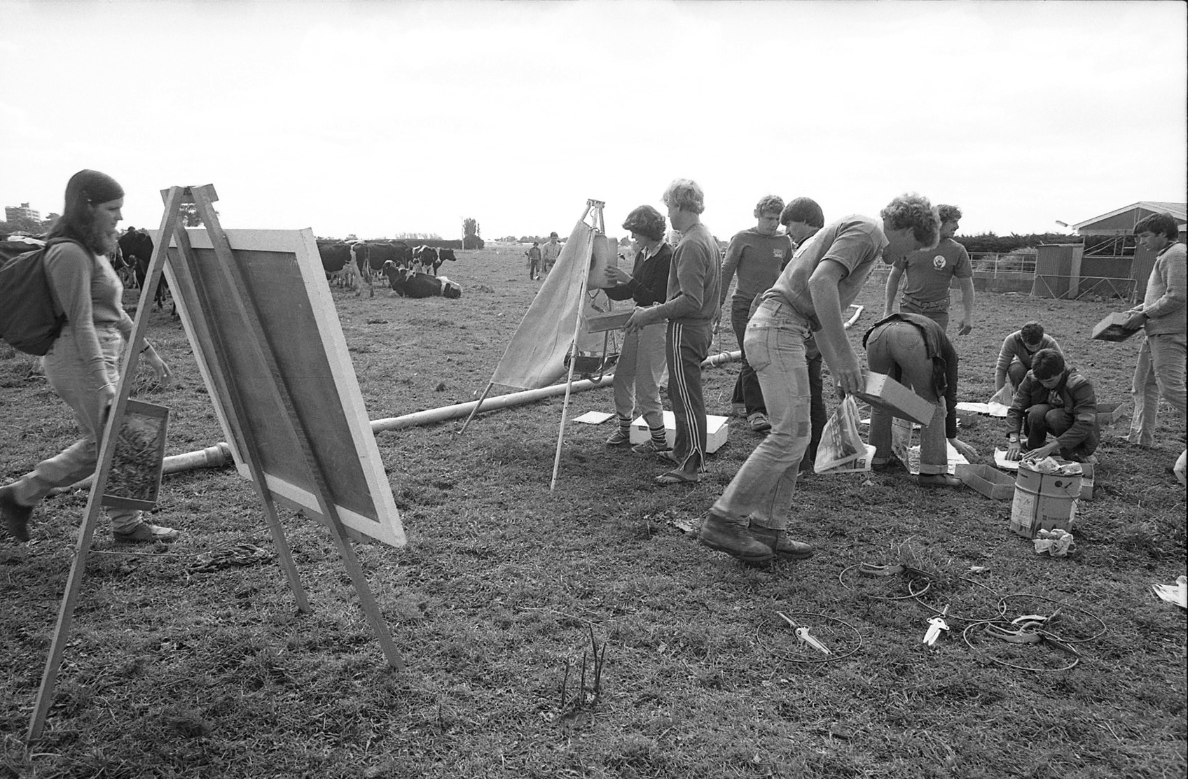 1982 DipAg Students at LU dairy farm -Neg1811 (12)