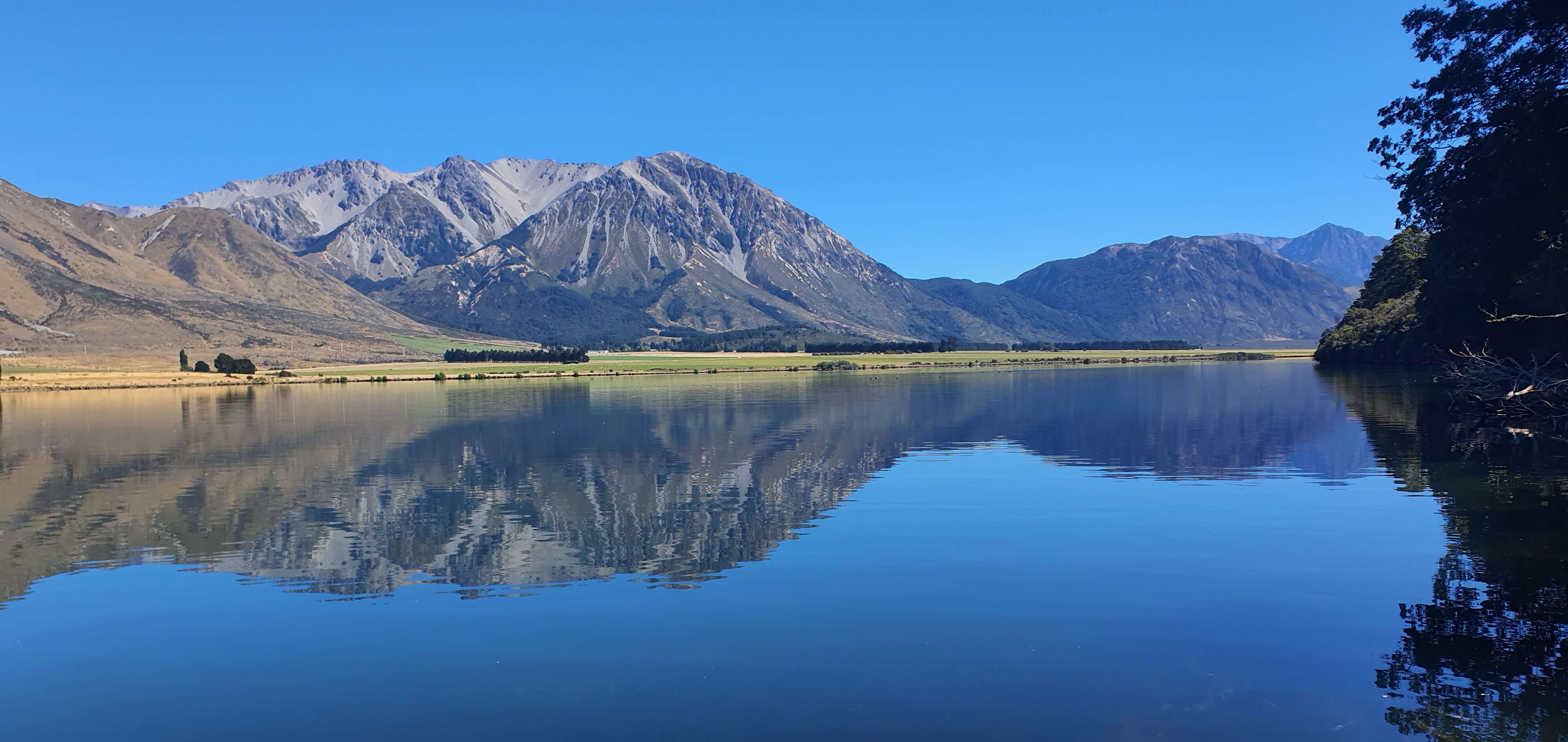 Lake Grassmere at the Eastern end of the lake 1