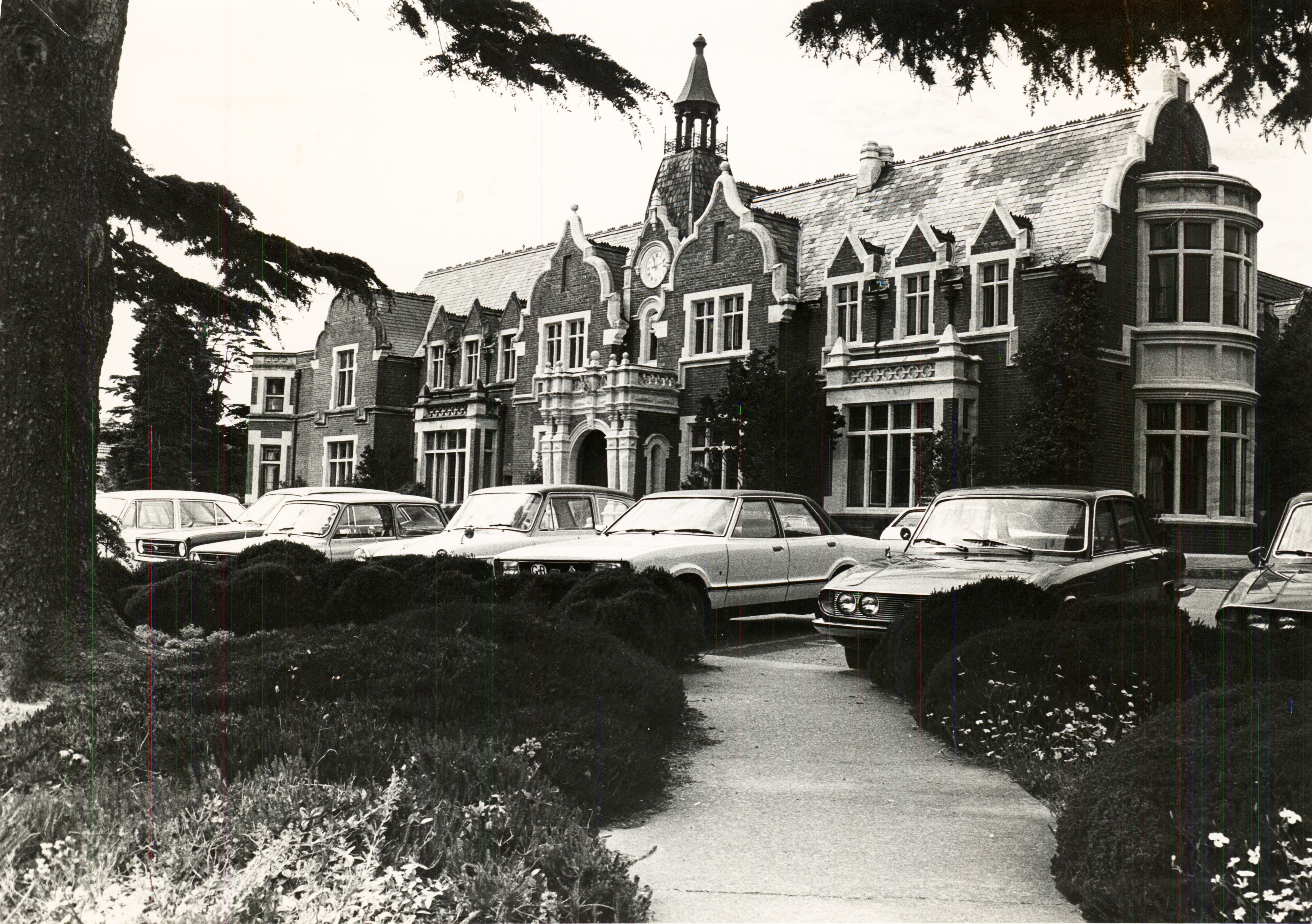 Late 1960s or Early 1970s Lincoln College graduation. 
