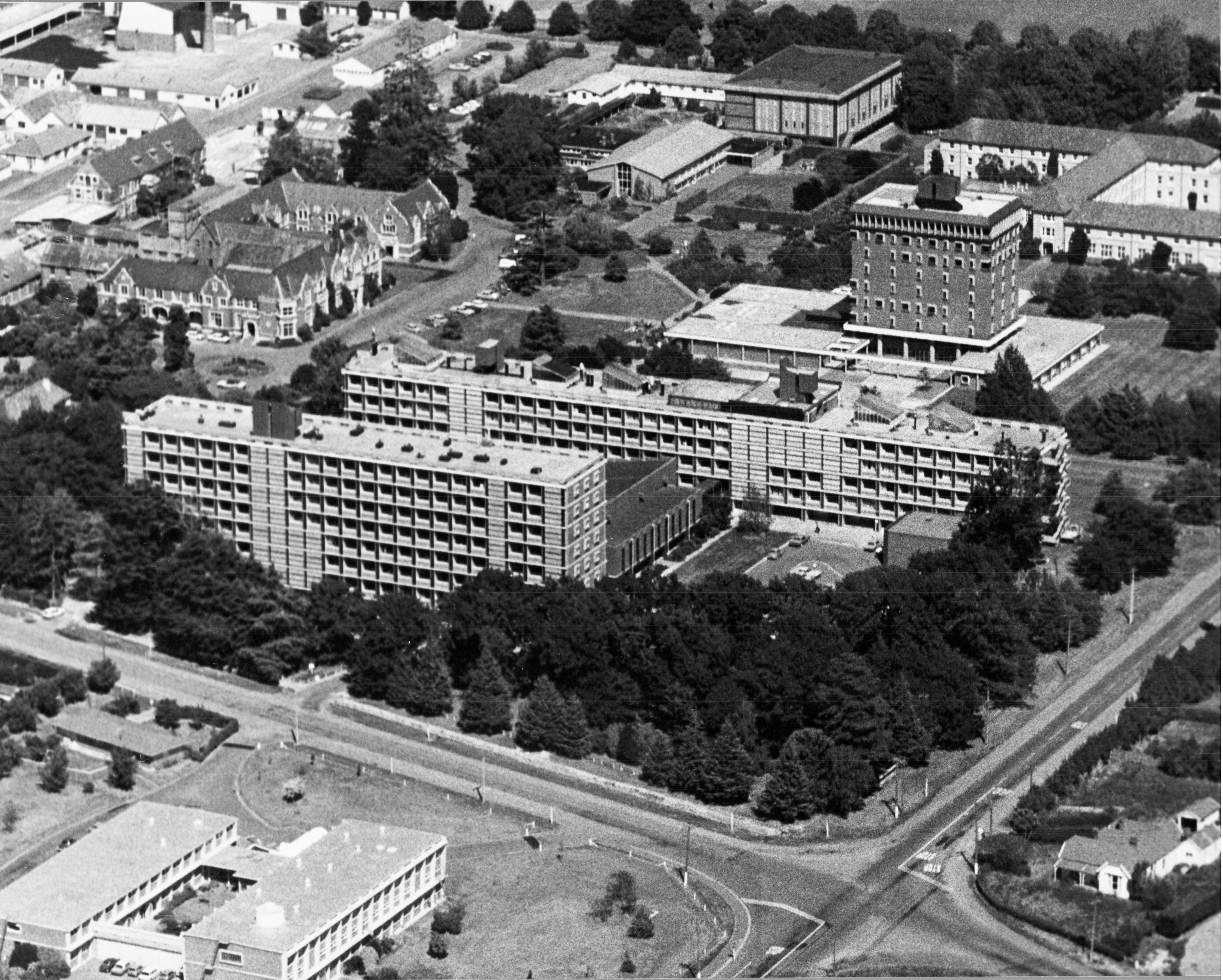 c1976 Lincoln College aerial view