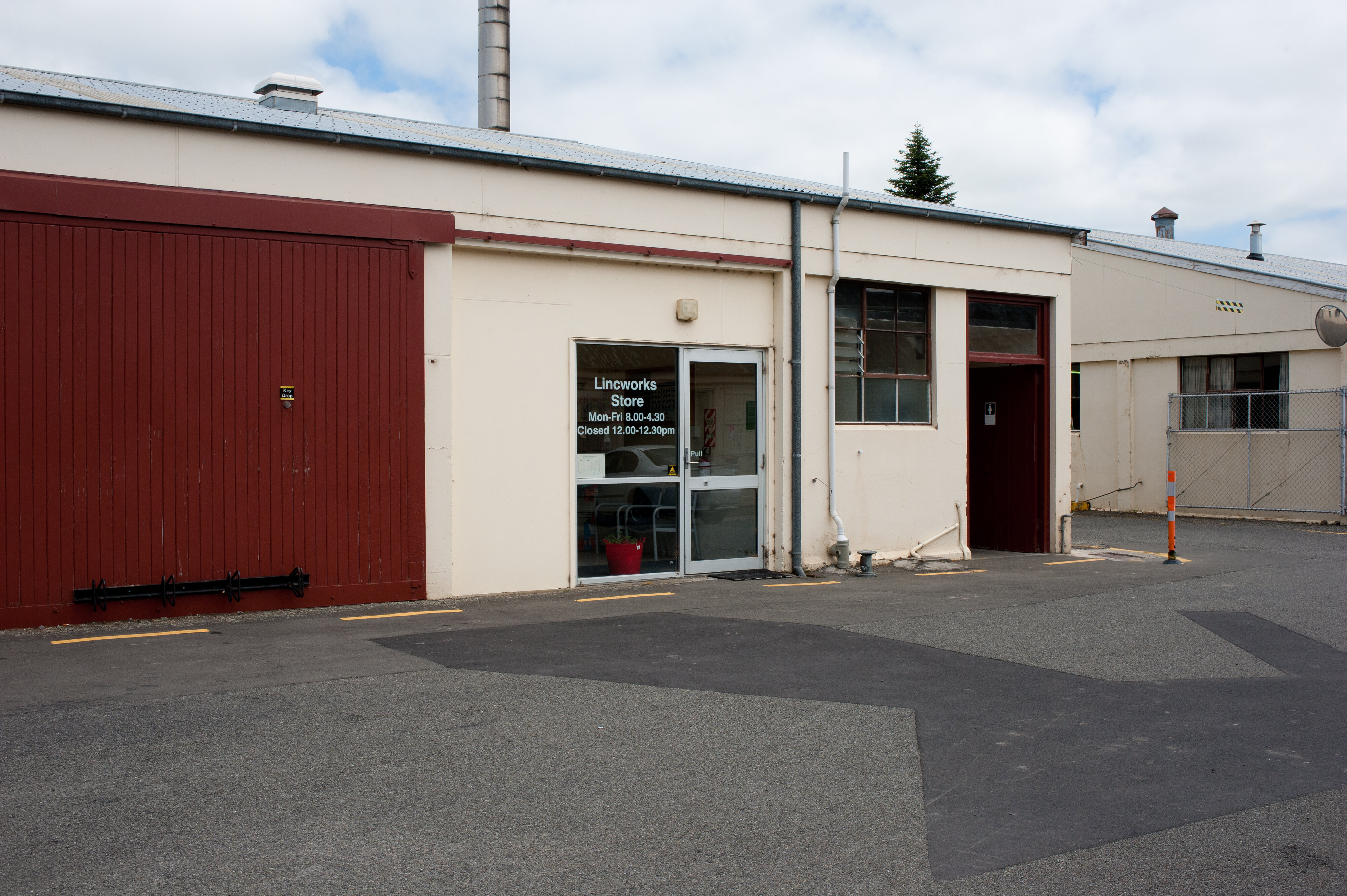 2012 Lincworks Store East