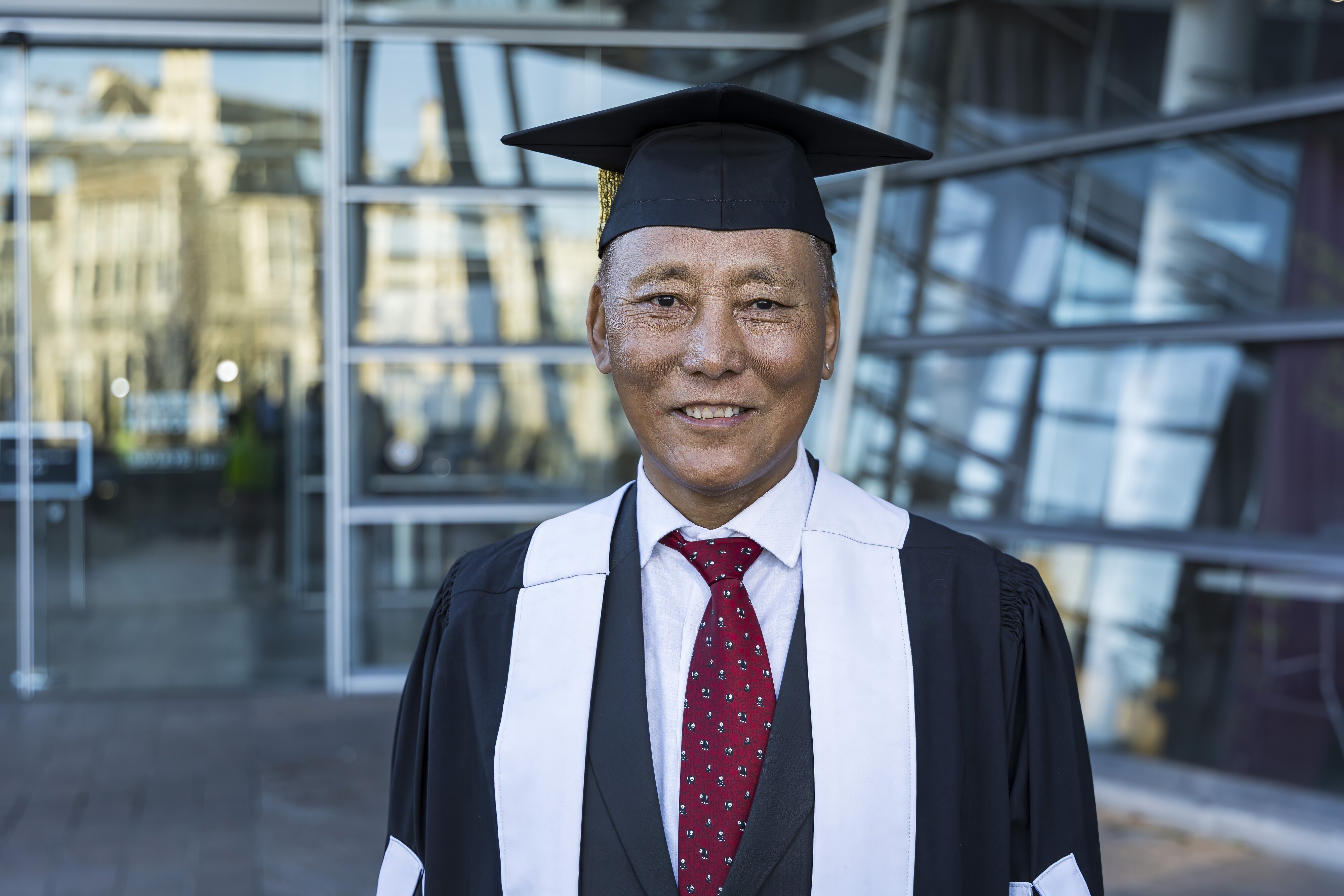 Dr. Ghanashyam Gurung, recipient of the Lincoln Alumni International Medal, 2024 (01)