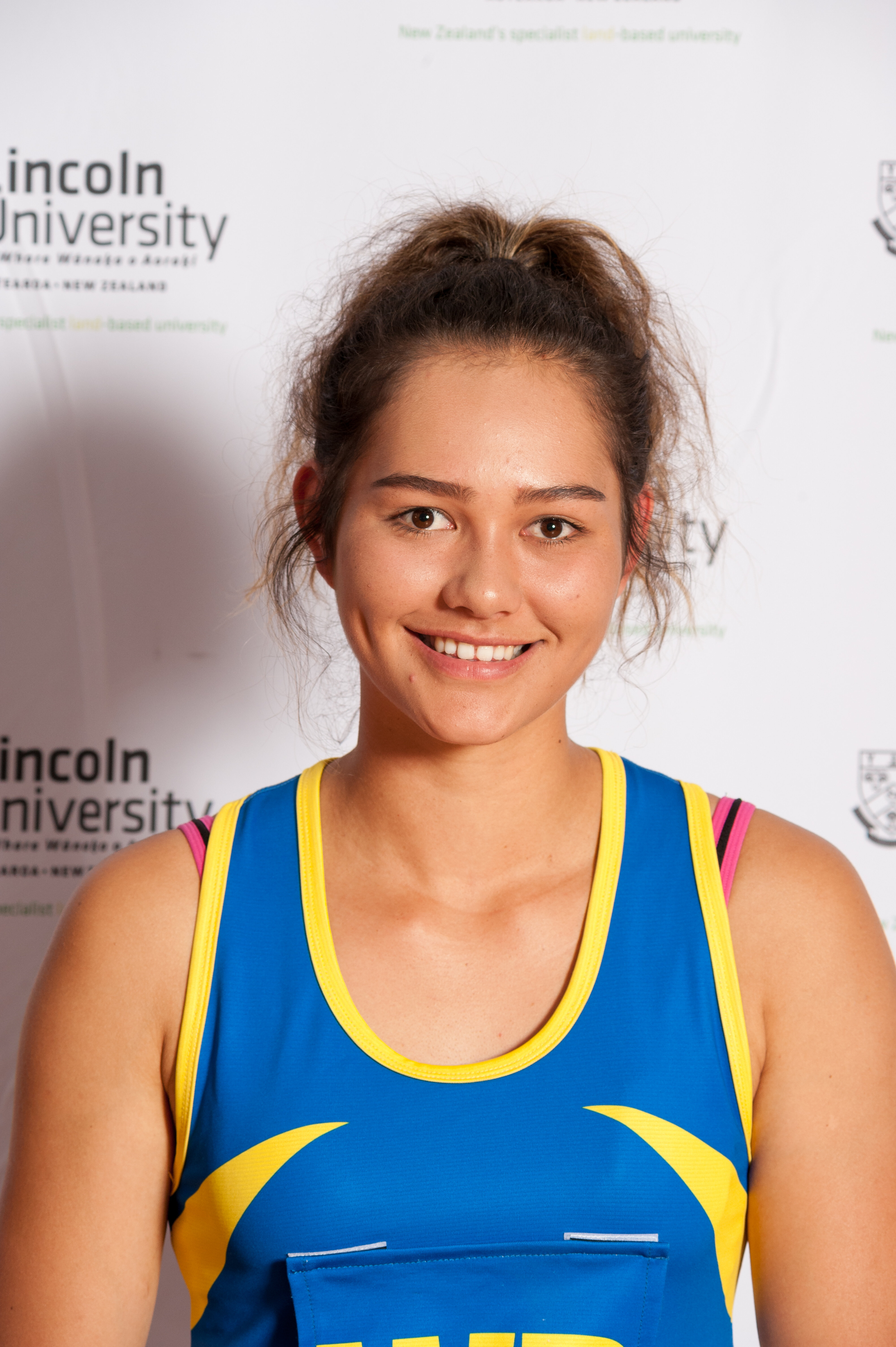 2016 Kiana Gallon - Netball Scholar