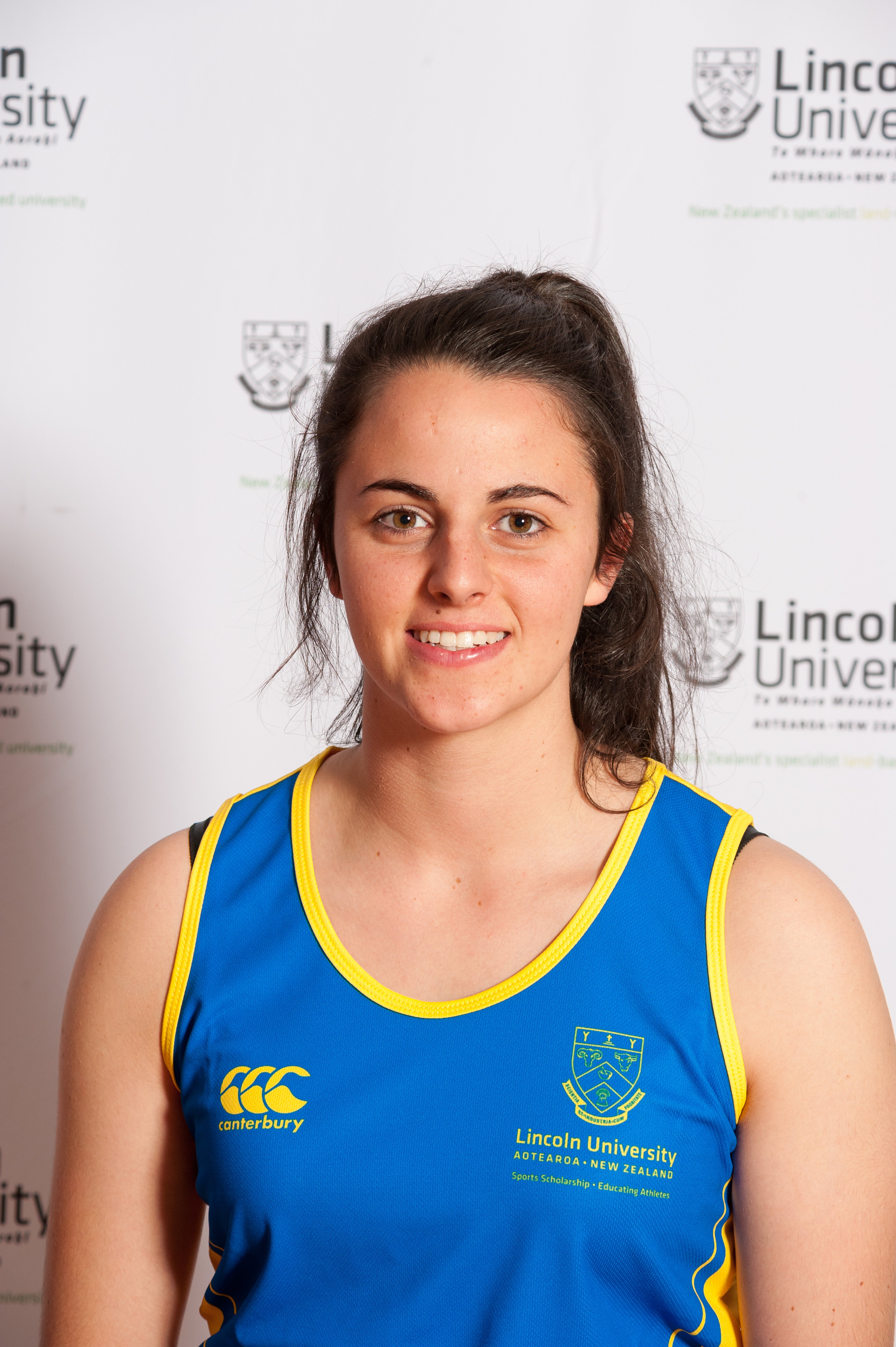 2016 Olivia Smith - Football Scholar