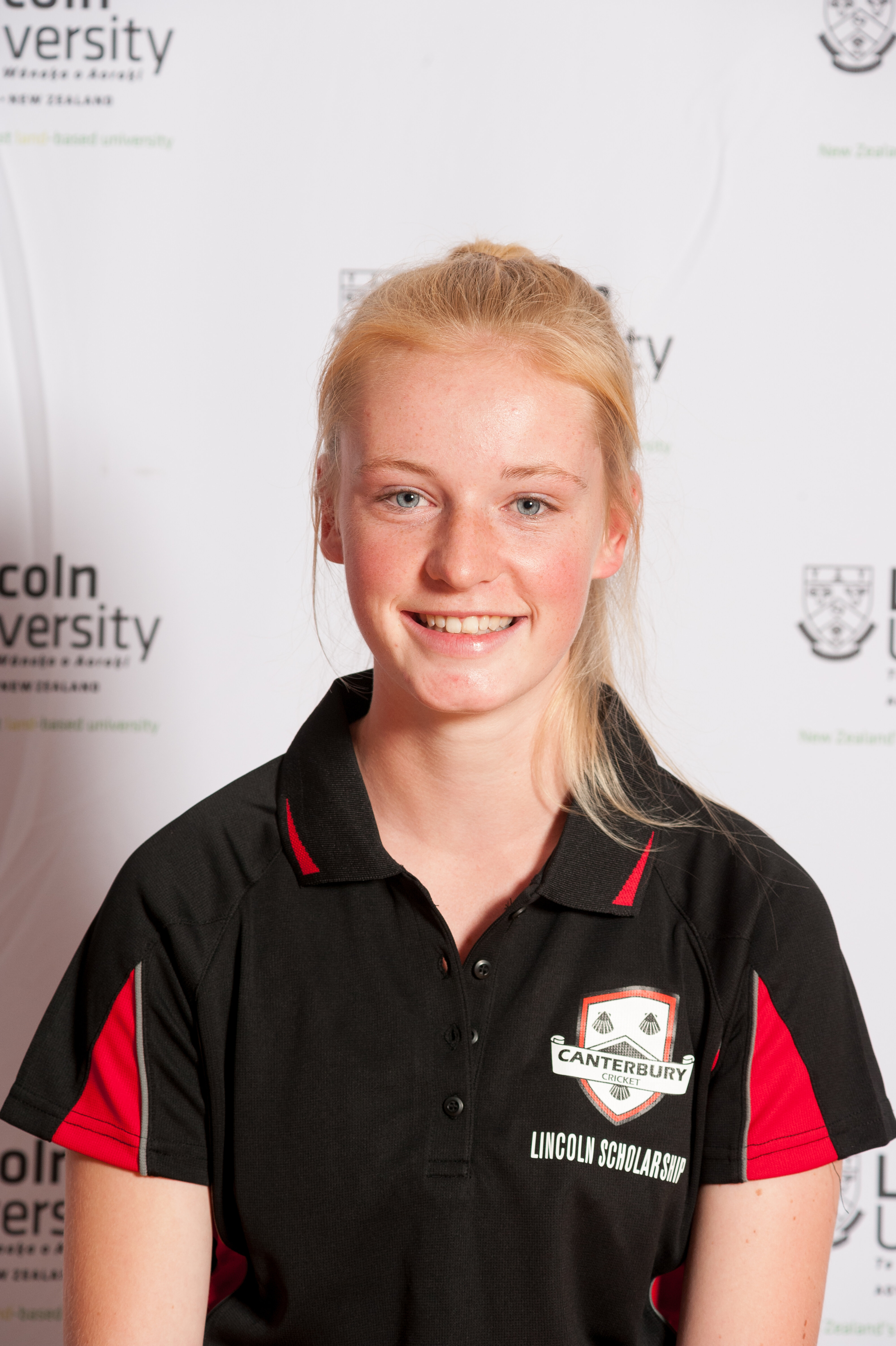 2016 Olivia Thomson - Cricket Scholar