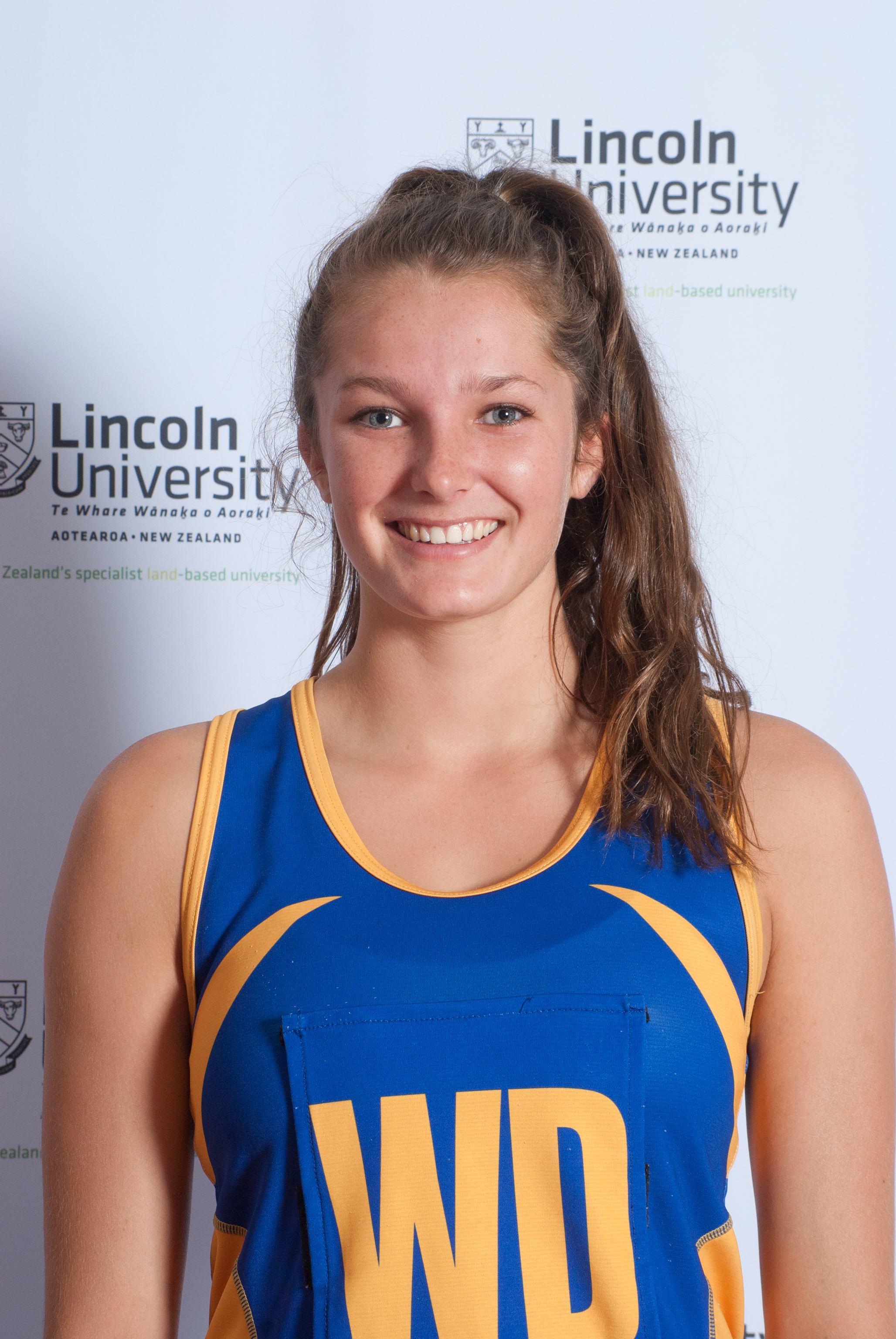 2015 Monique Lynes - Netball Scholar