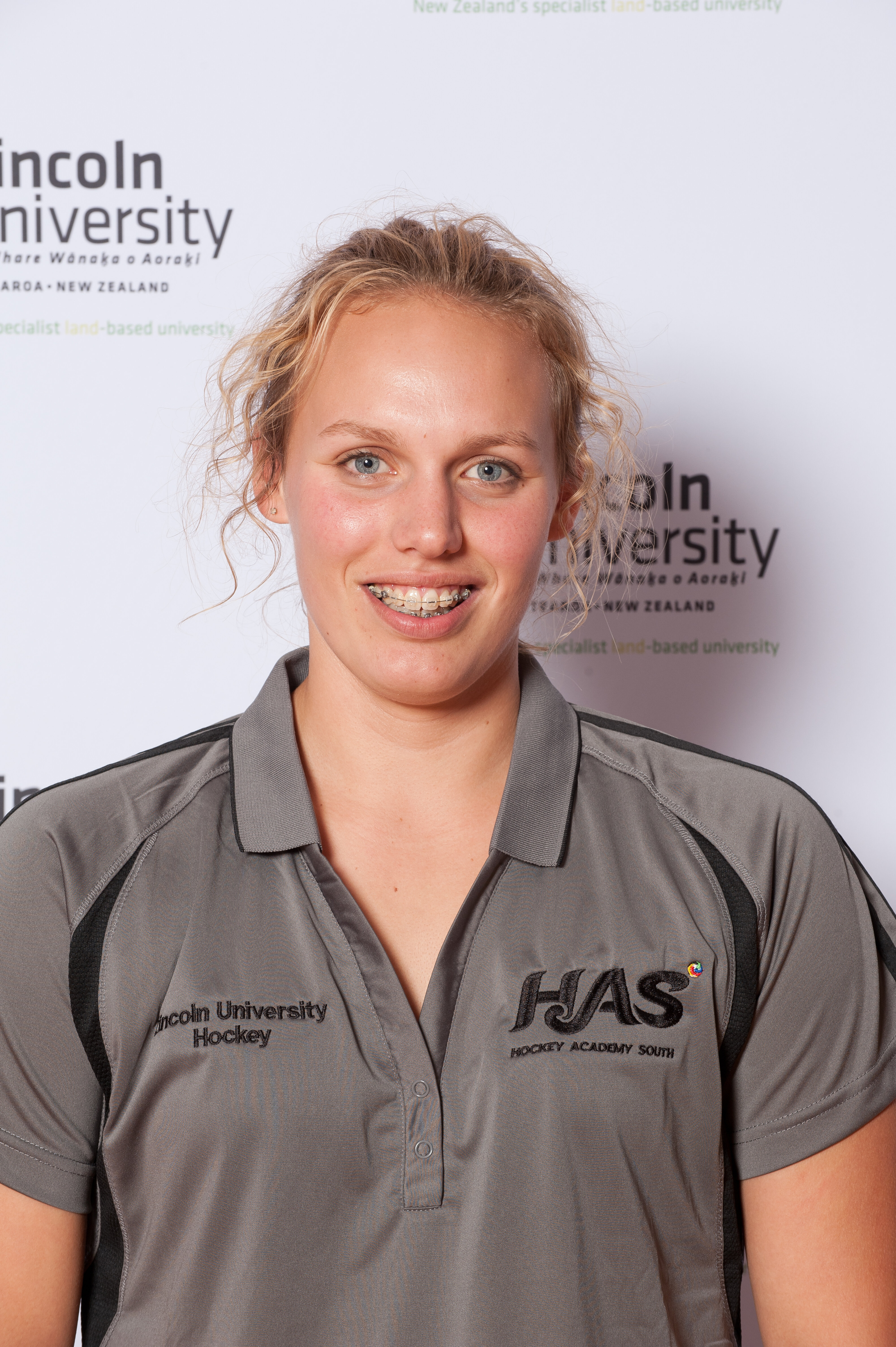 2014 Thomasina Loeffen - Hockey Scholar