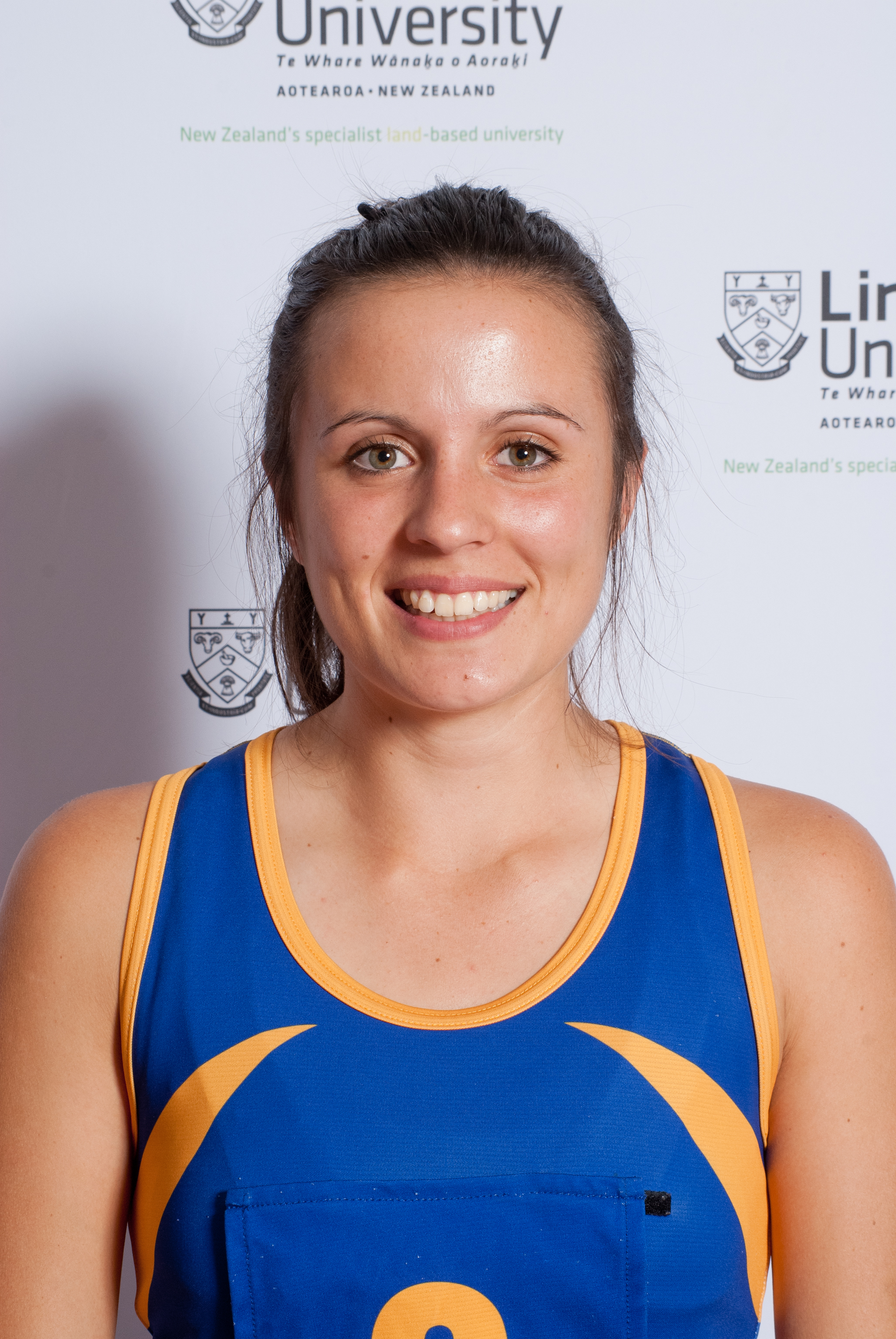 2015 Hayley Lee, 2nd year - Netball Scholar