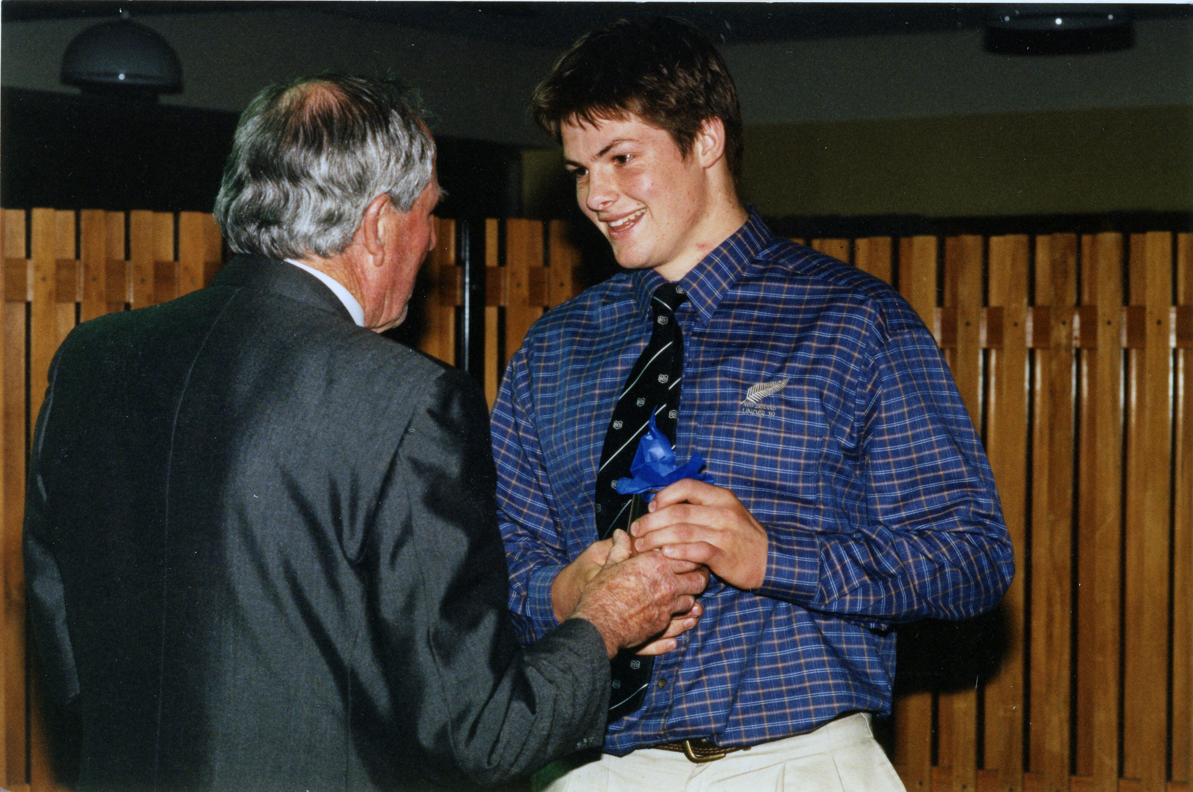 Richie McCaw receives his Lincoln Blue, 30 September 1999
