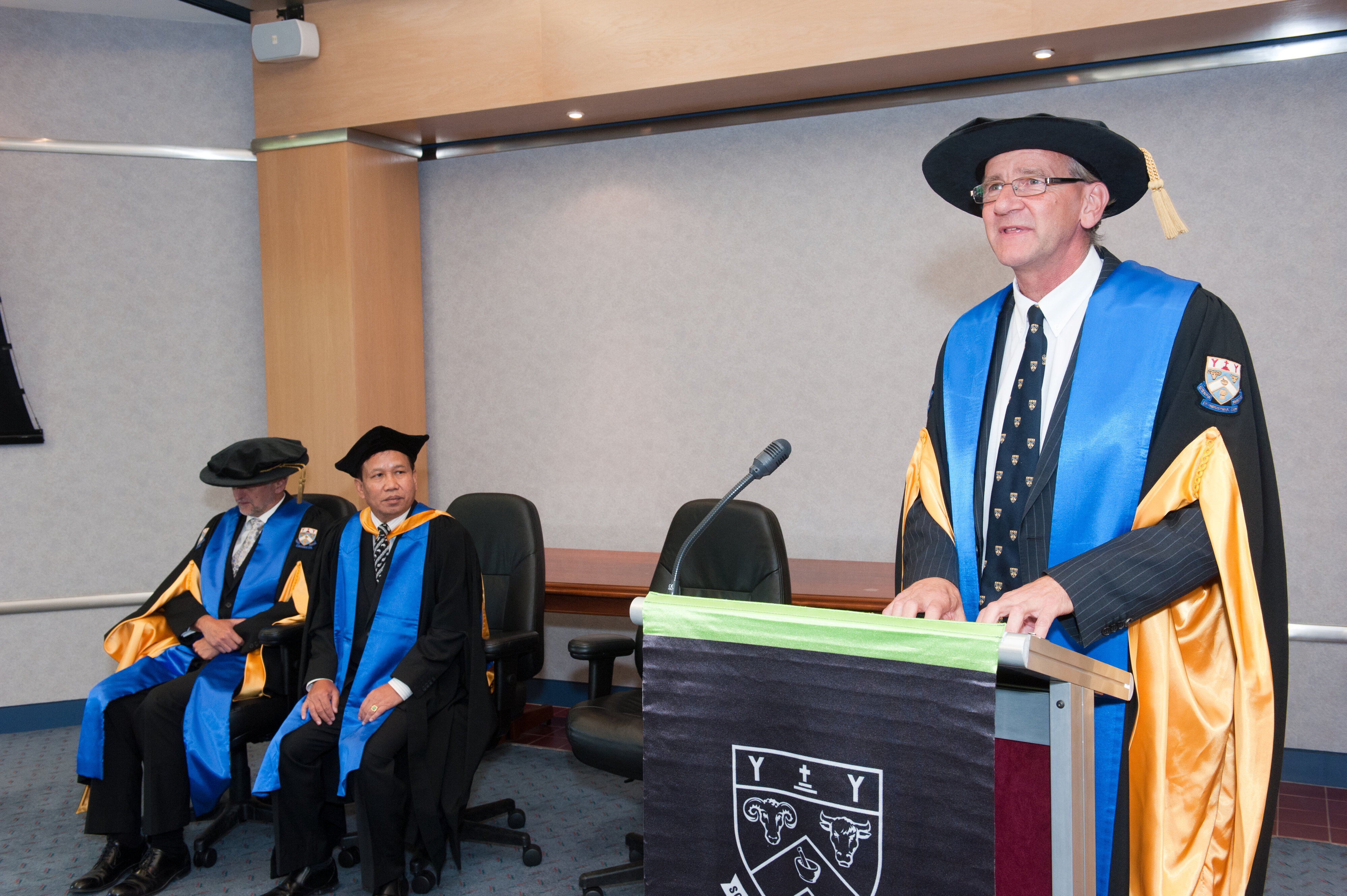 2013 LU Alumni International Medal Presentation 01