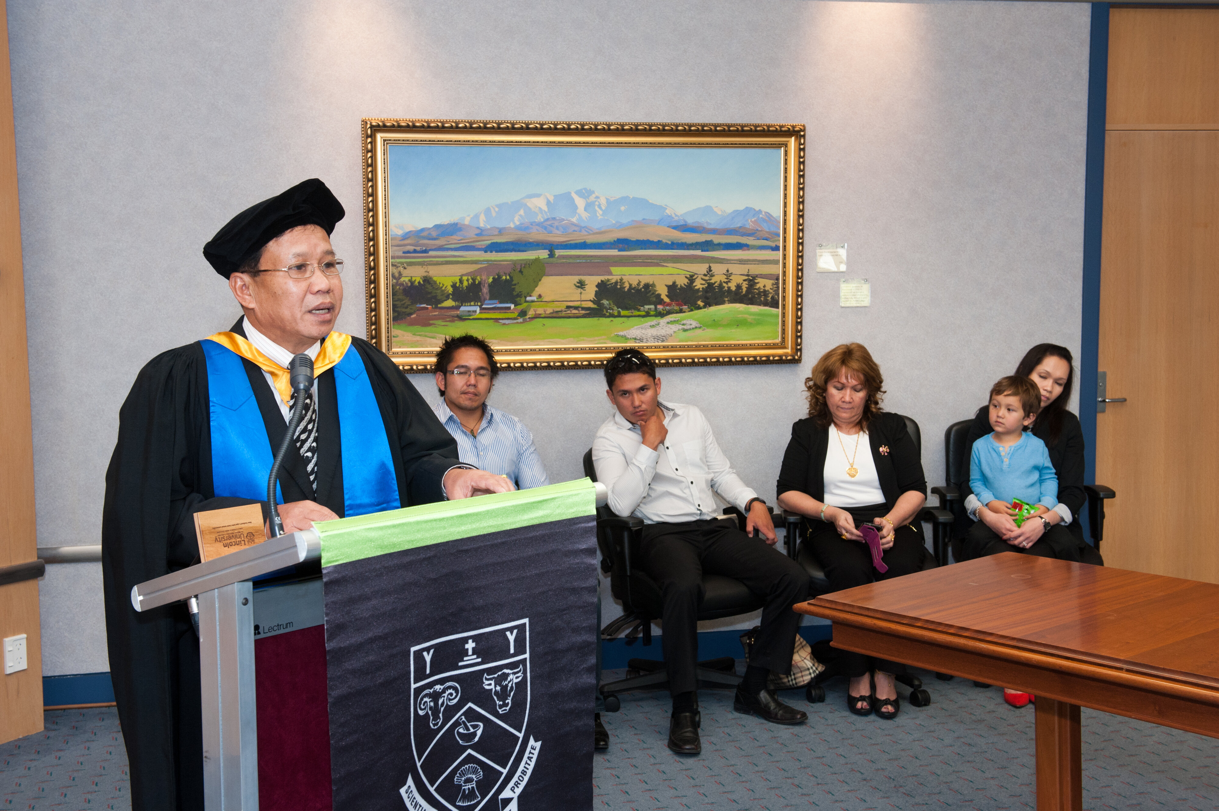 2013 LU Alumni International Medal Presentation 08