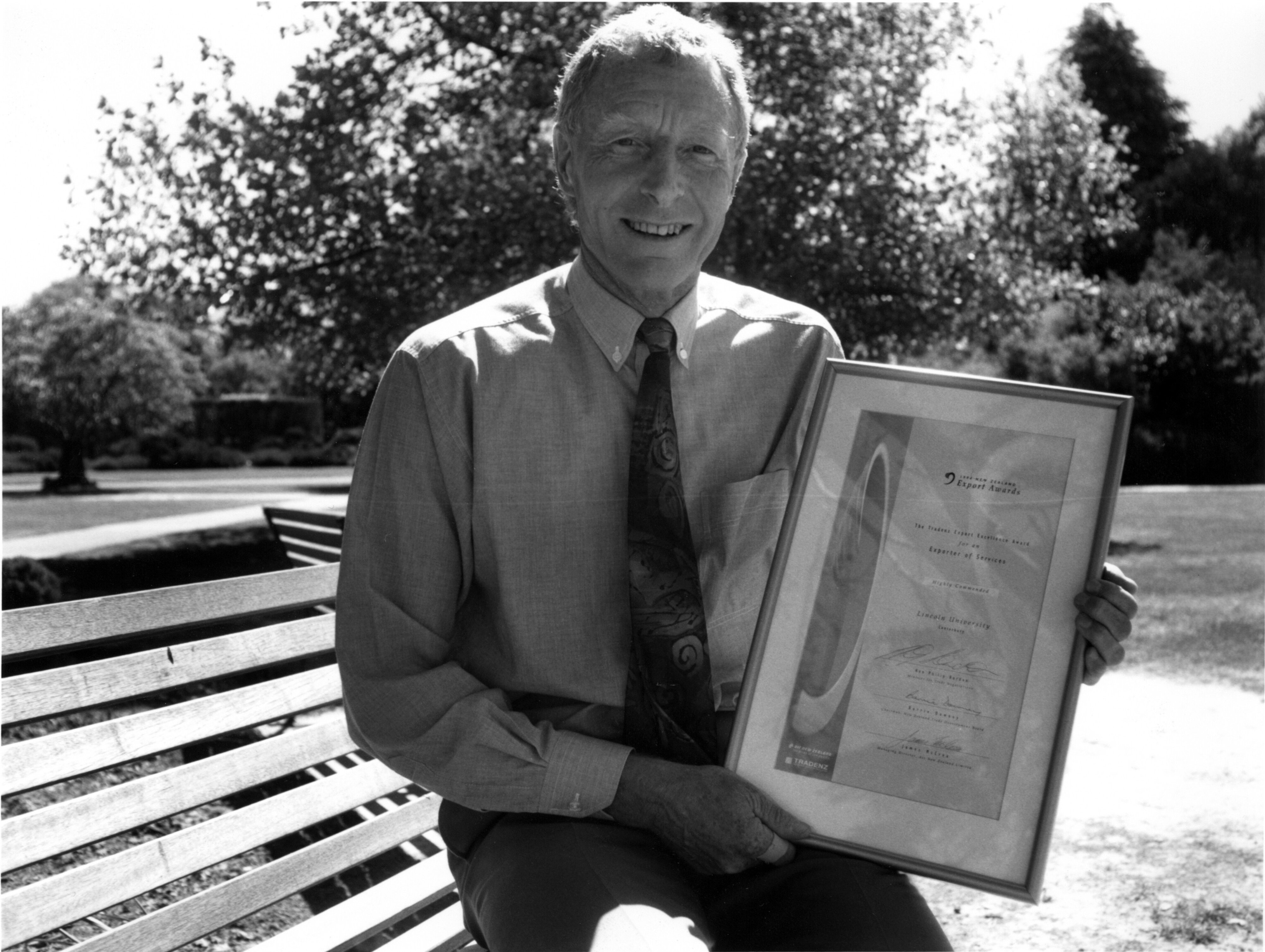 1994 The Director of Lincoln University's International Centre, Geoff Ormandy with the NZ Export Award certificate