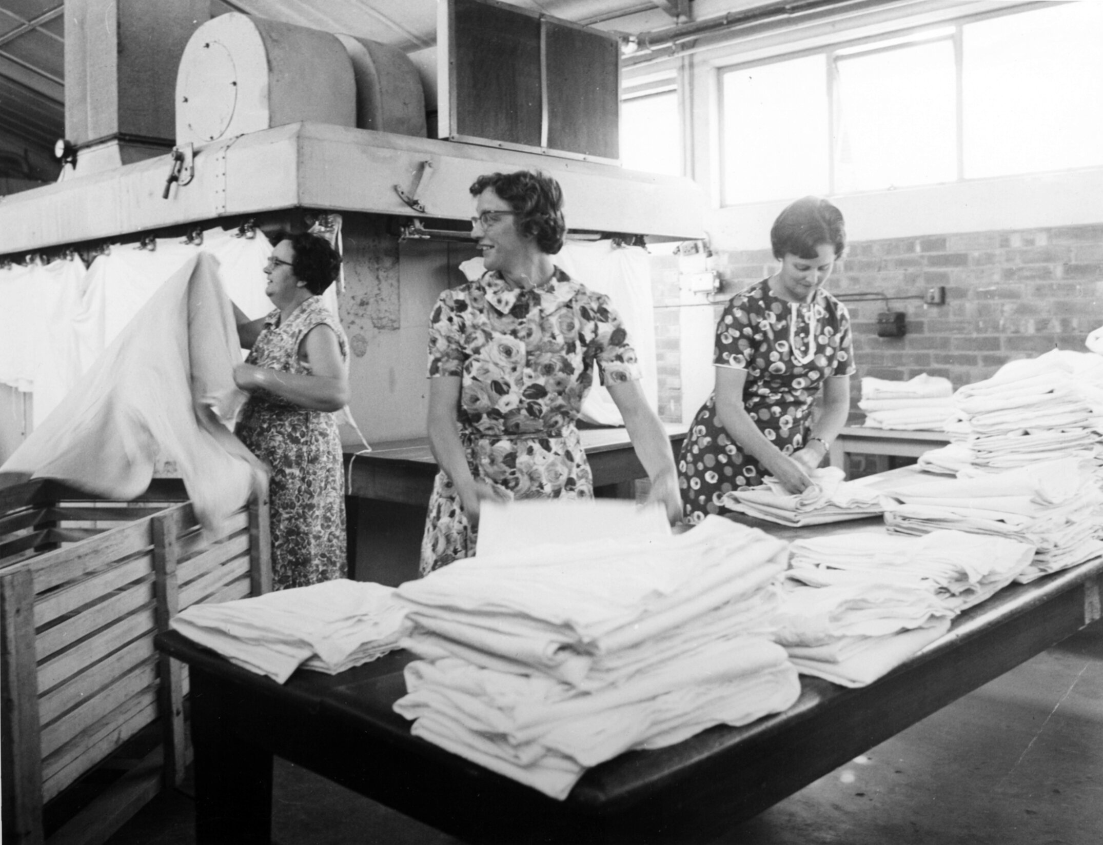 Lincoln College laundry in Hudson Hall, March 1969 02
