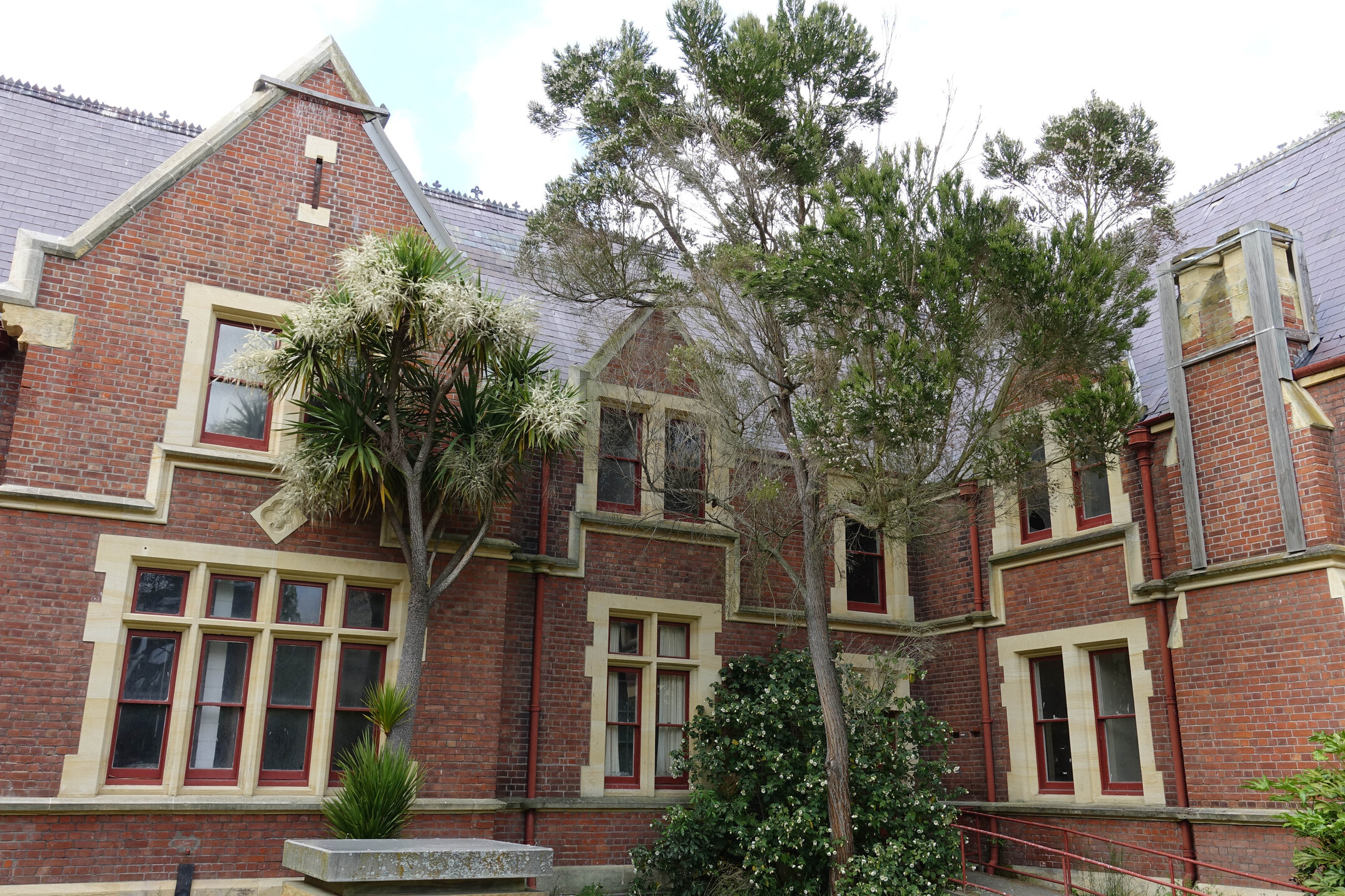 2018 Ivey Hall and Memorial Hall (21)