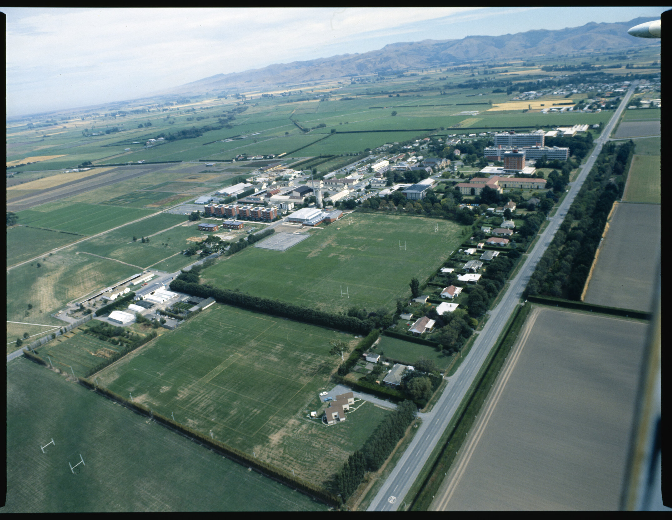 Aerial view of Lincoln College, 1978 (9)