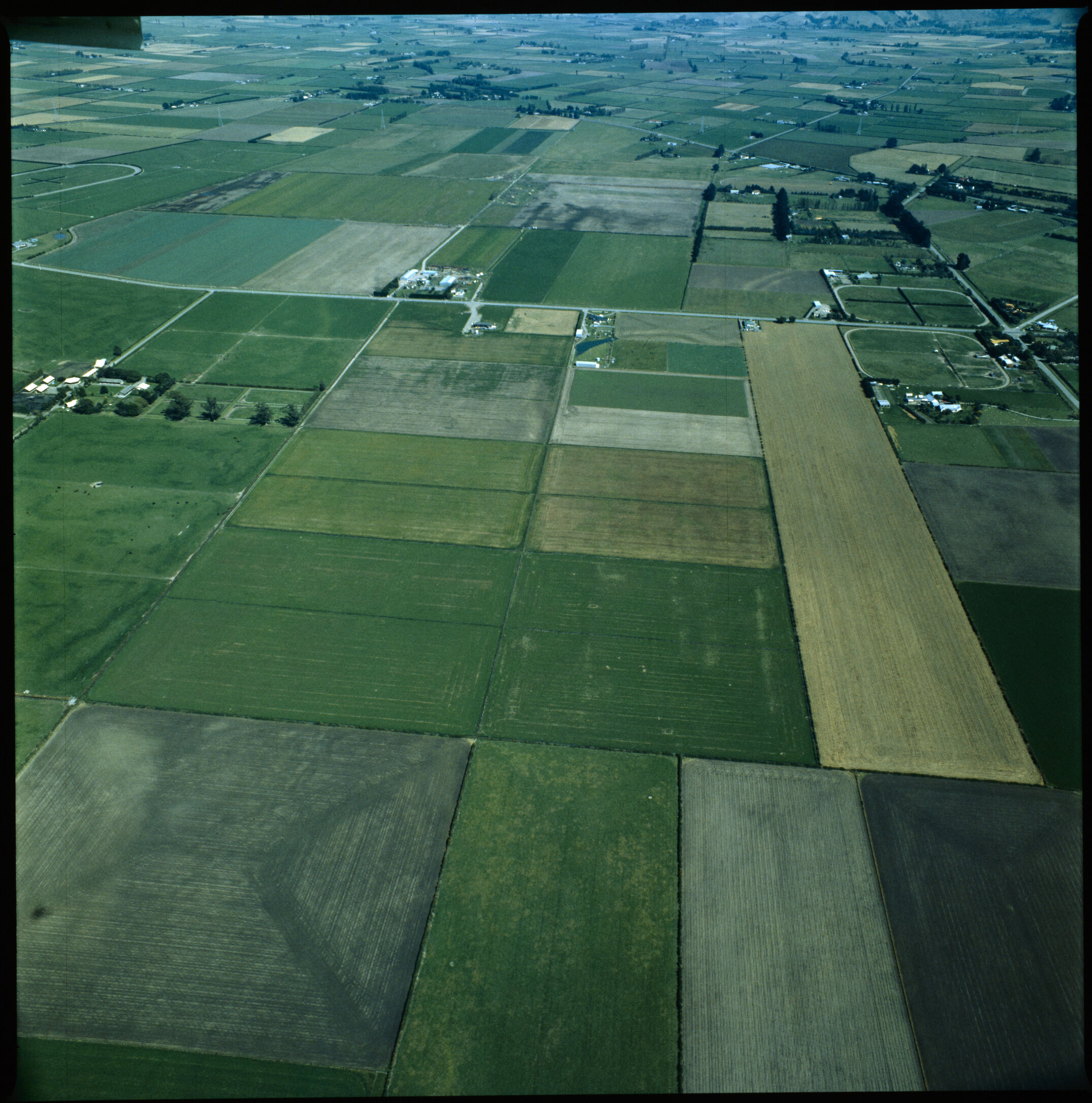 Aerial view of Lincoln Springs, 1984 (02)